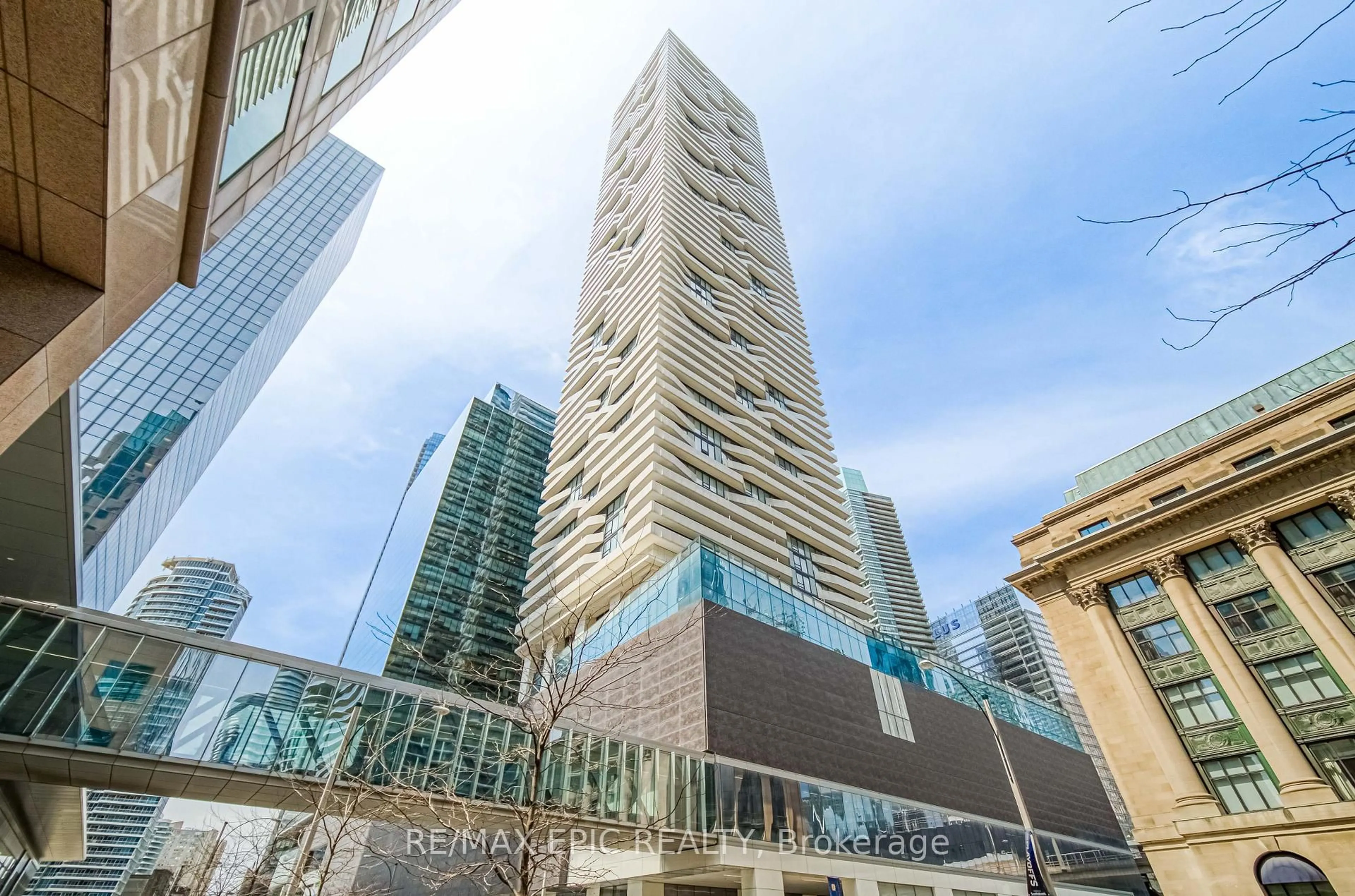 Indoor foyer for 88 Harbour St #6910, Toronto Ontario M5J 0C3
