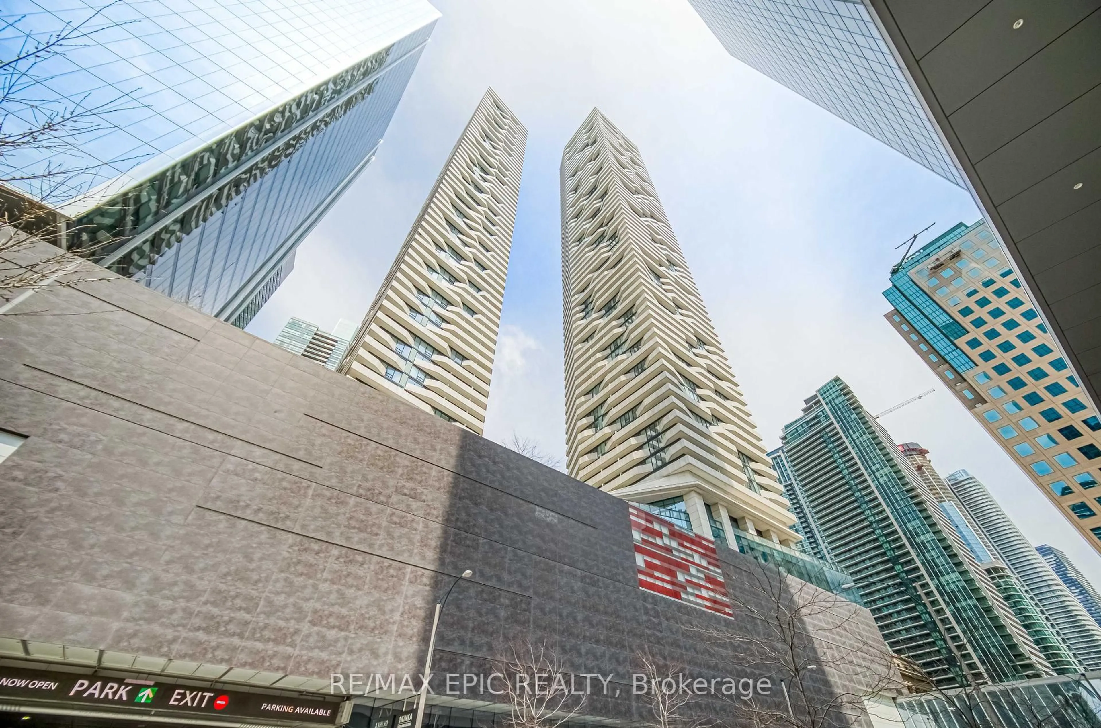 Indoor foyer for 88 Harbour St #6910, Toronto Ontario M5J 0C3