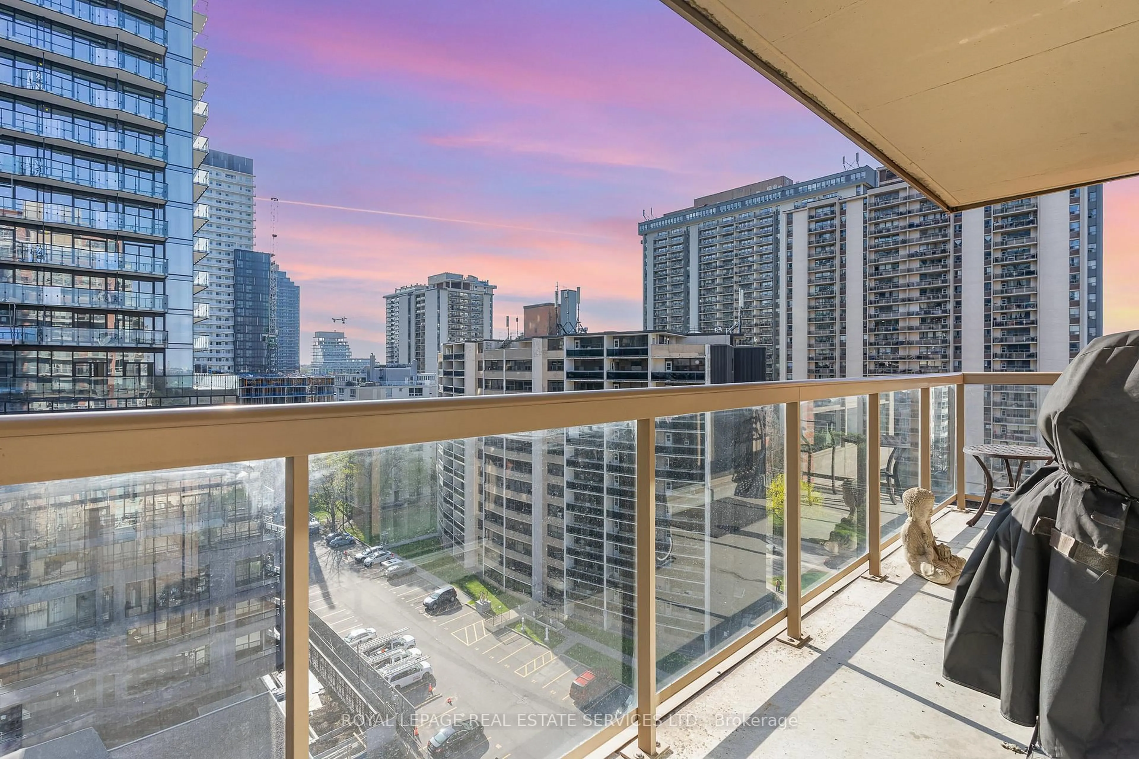 Balcony in the apartment, city buildings view from balcony for 900 Mount Pleasant Rd #1203, Toronto Ontario M4P 3J9