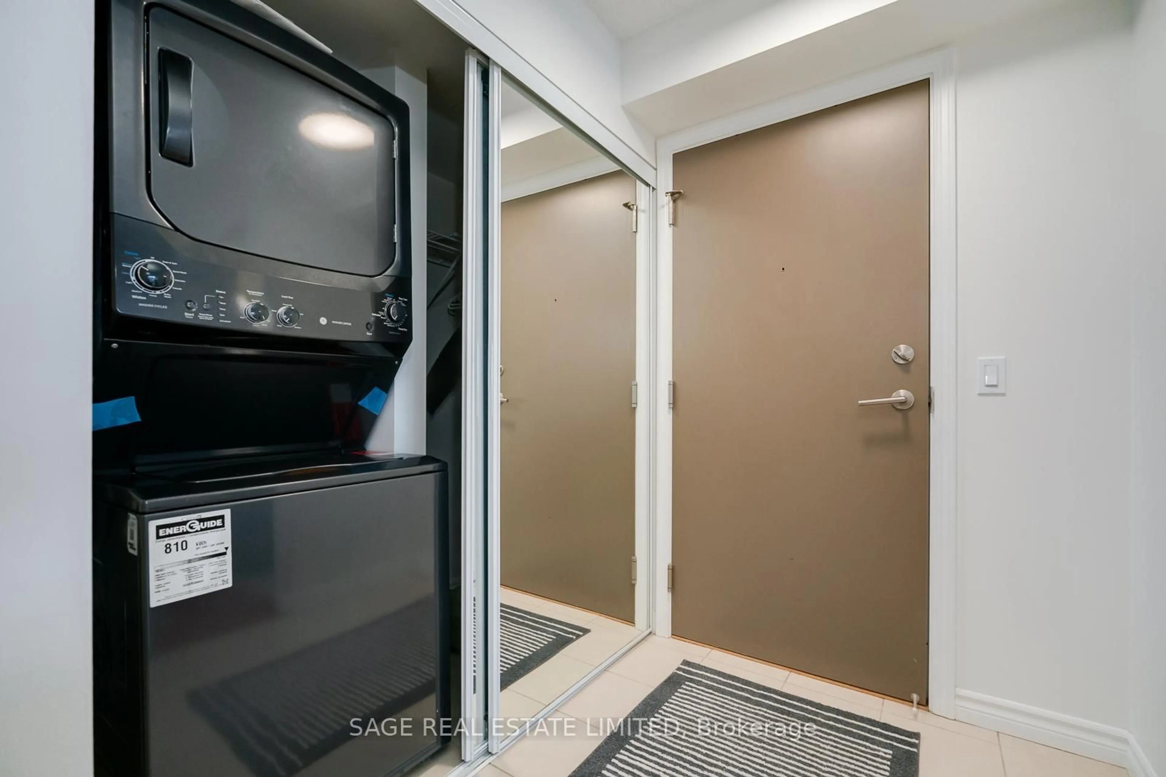 Unknown for 35 Saranac Blvd #311, Toronto Ontario M6A 2G4