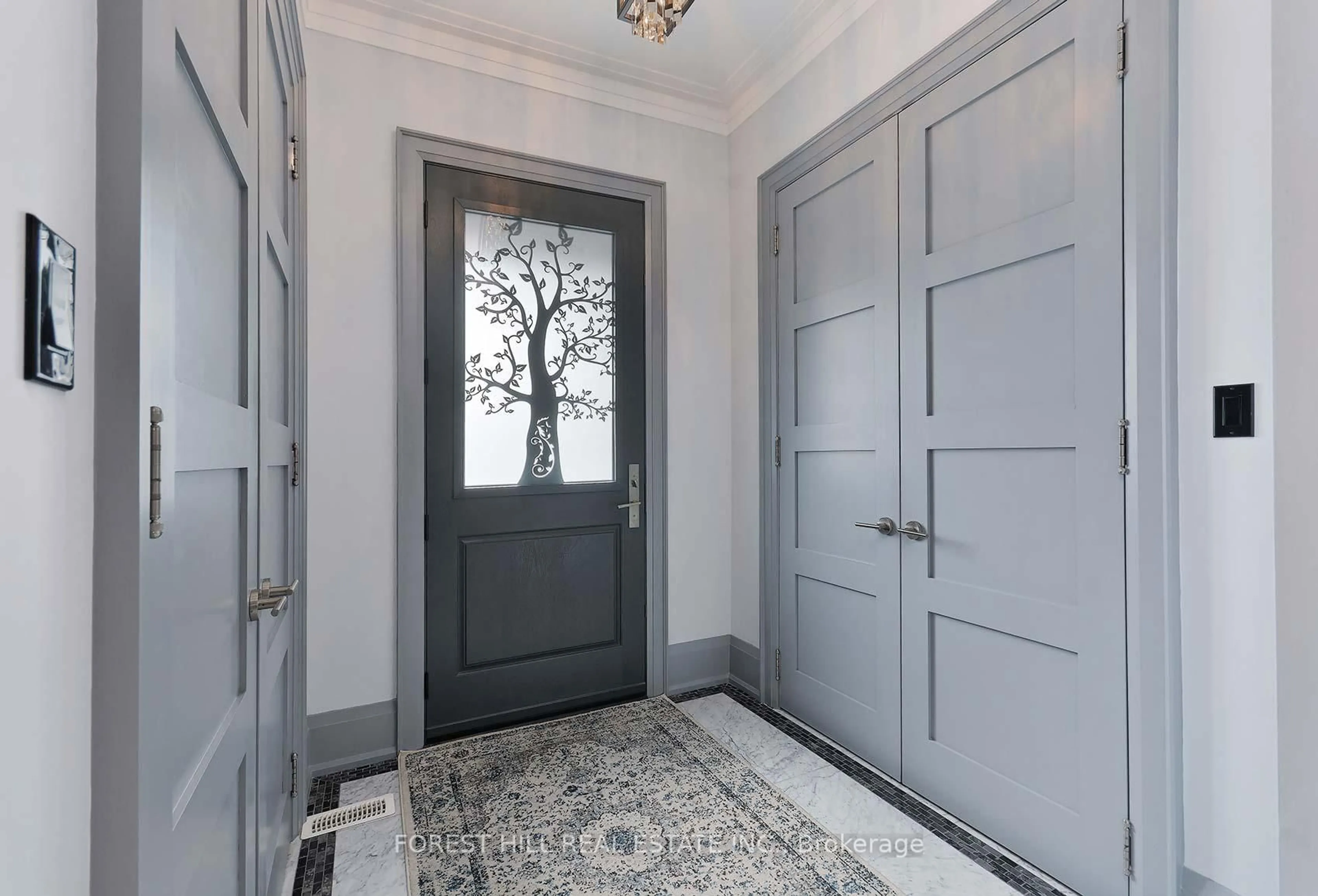 Indoor entryway for 200 Clanton Park Rd, Toronto Ontario M3H 2G1