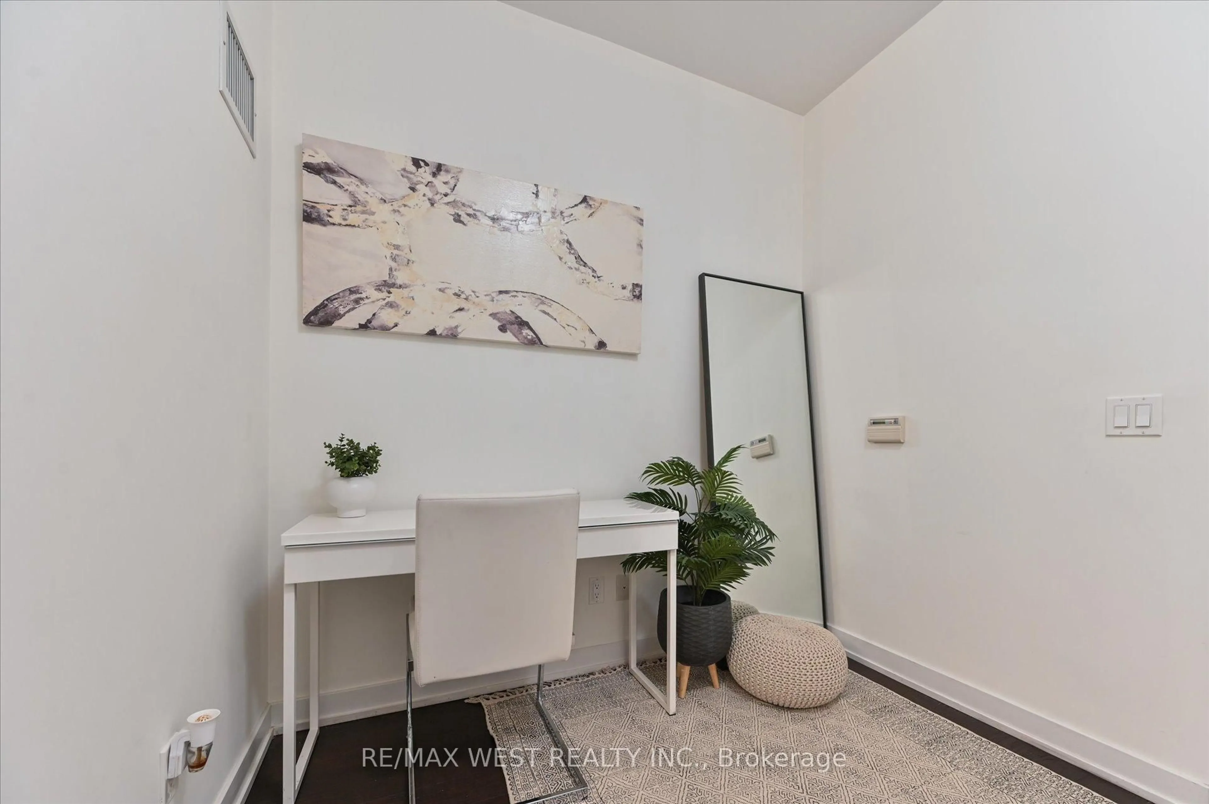 A pic of a room for 1030 King St #431, Toronto Ontario M6K 3N3