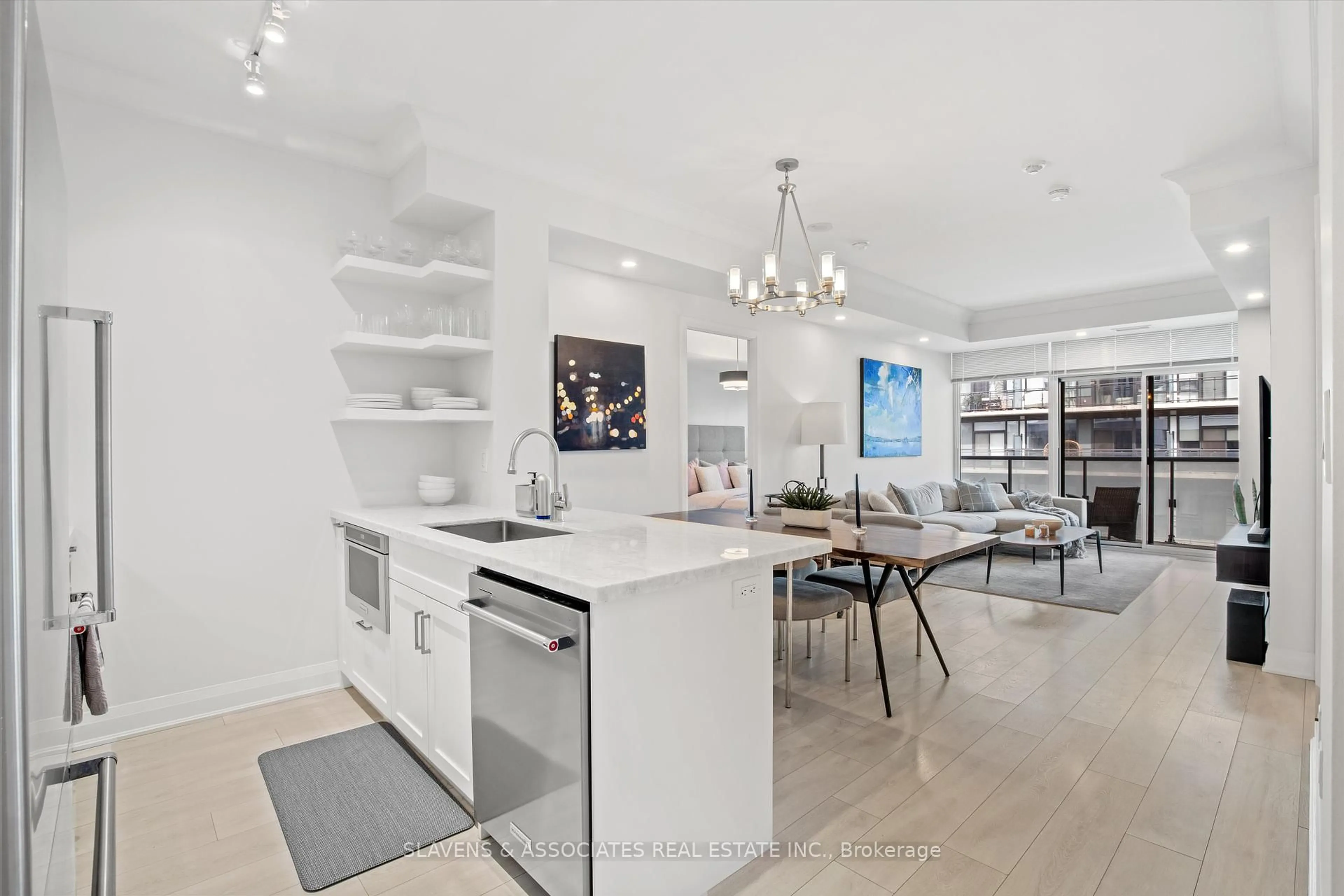 Open concept kitchen, unknown for 400 Adelaide St #PH1, Toronto Ontario M5A 4S3