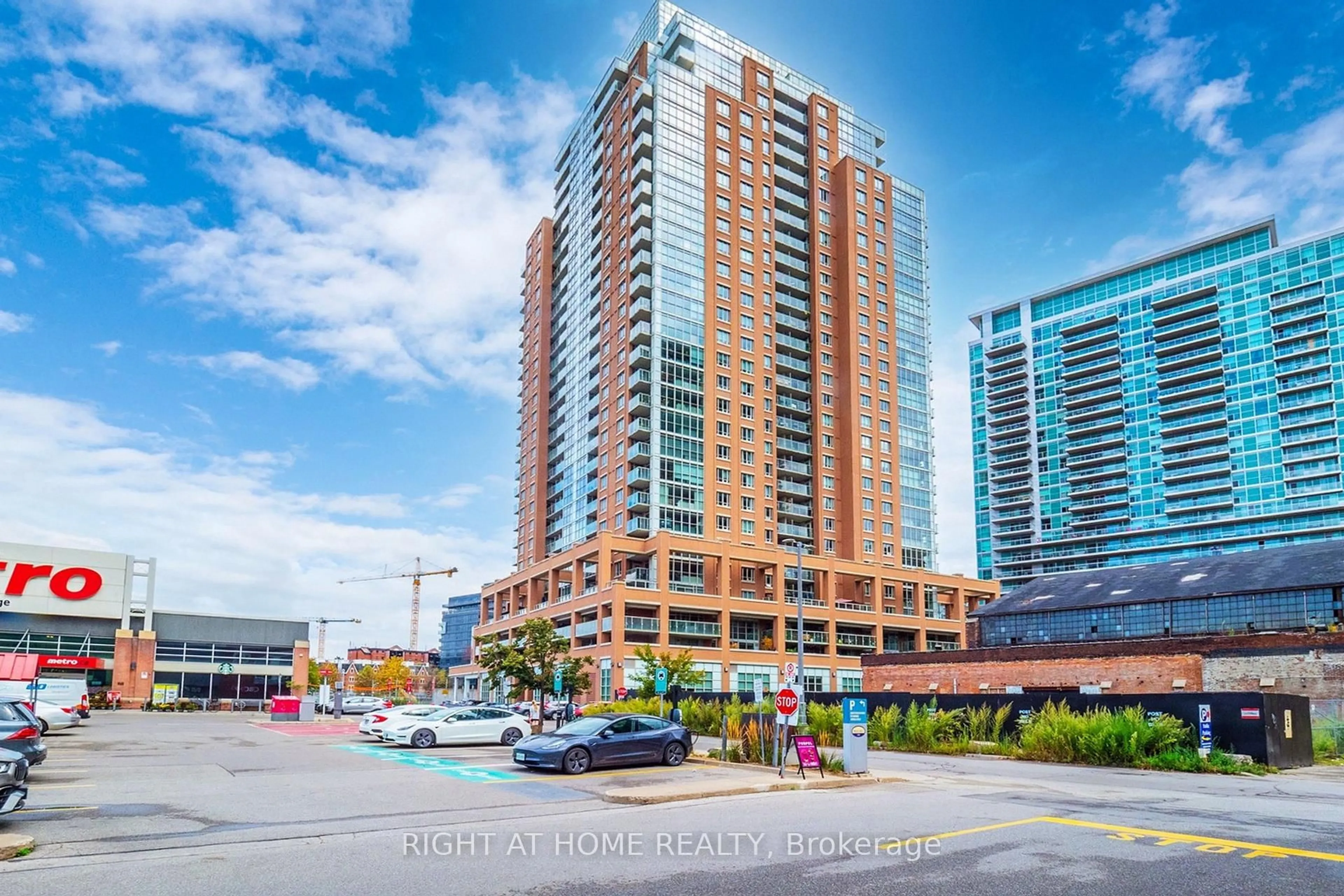 Unknown for 125 Western Battery Rd #2415, Toronto Ontario M6K 3R8