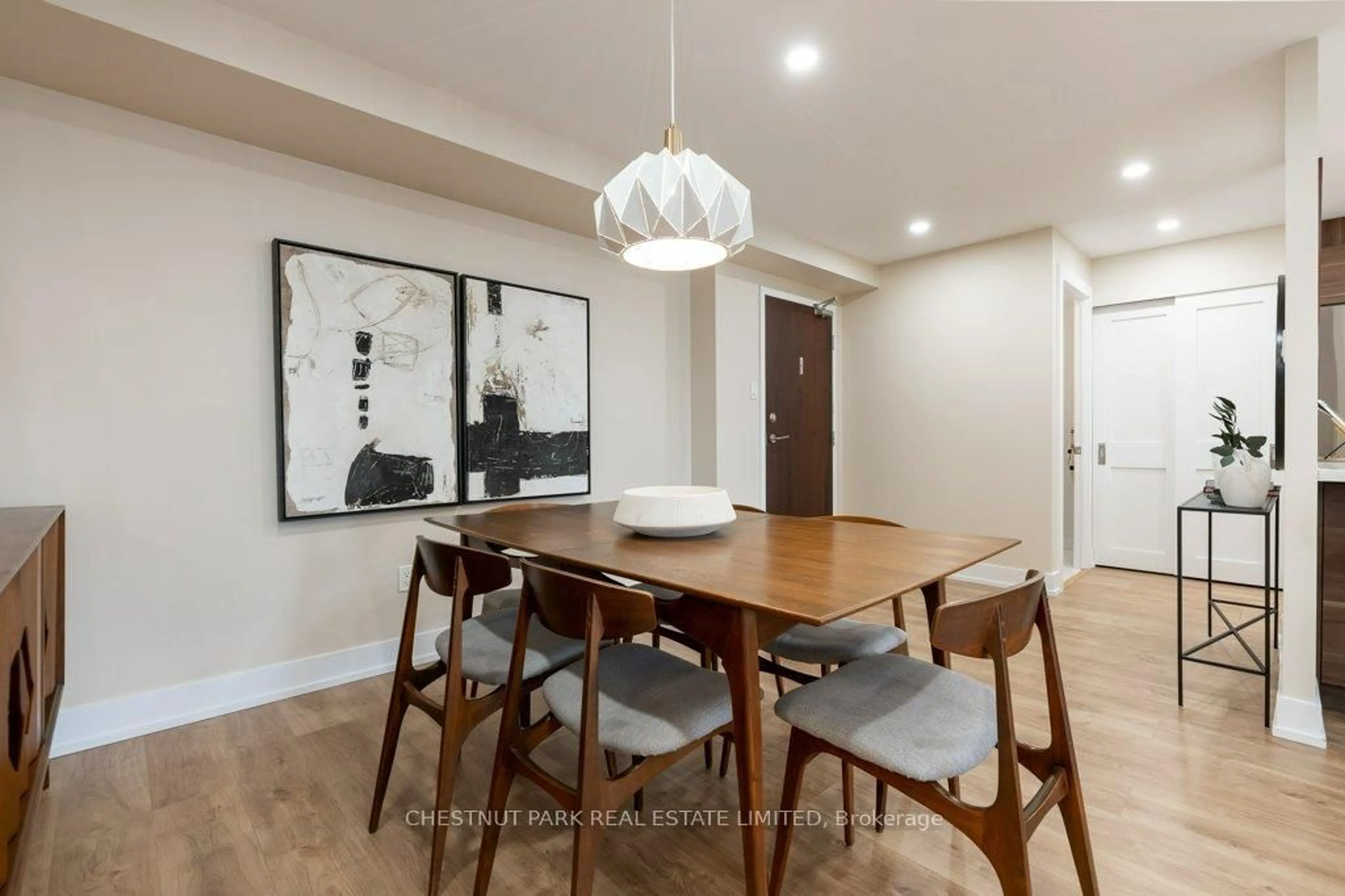 Dining room, wood/laminate floor for 33 Elmhurst Ave #2003, Toronto Ontario M2N 6G8