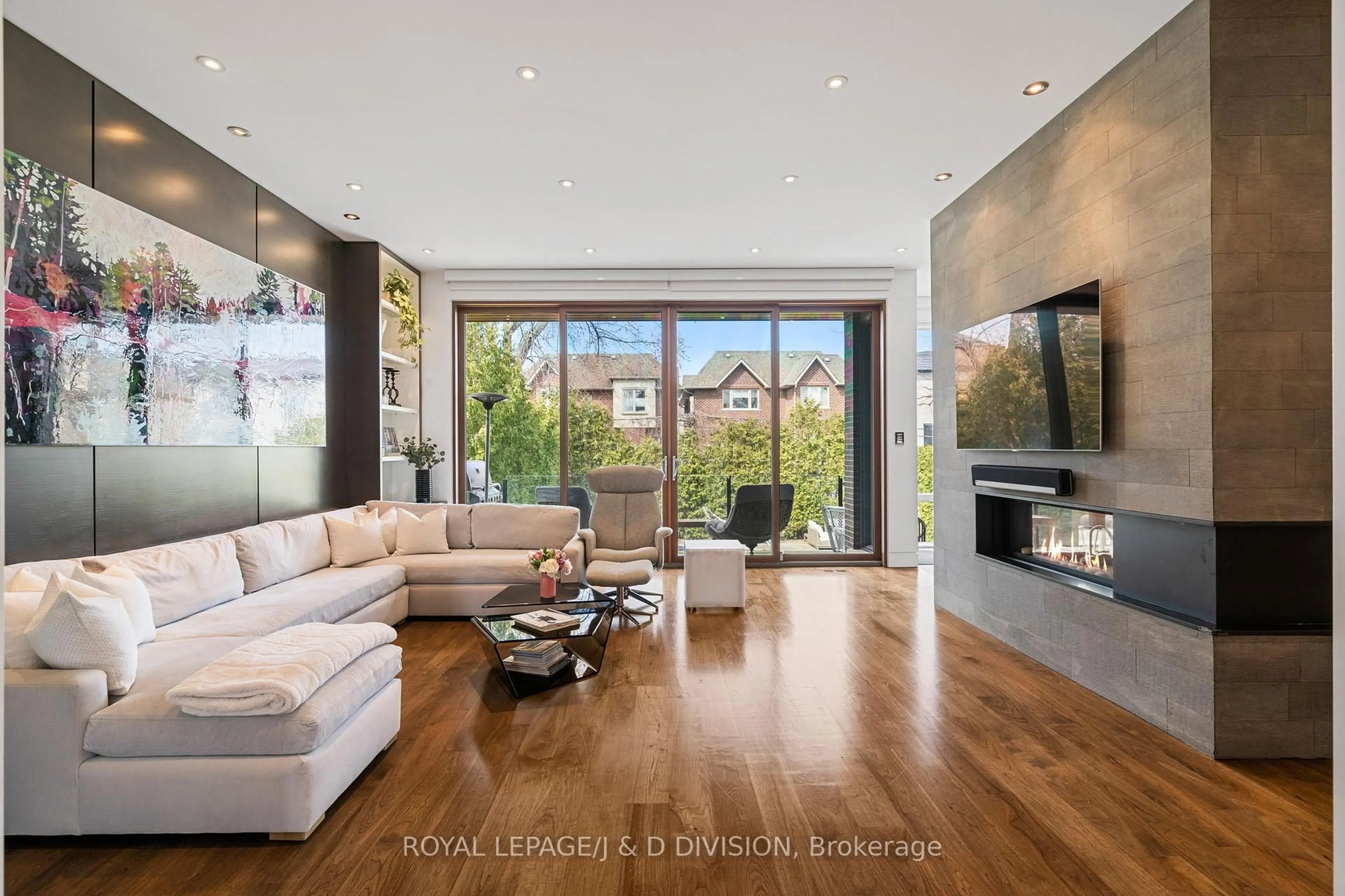 Living room with furniture, unknown for 64 Bannockburn Ave, Toronto Ontario M5M 2N1