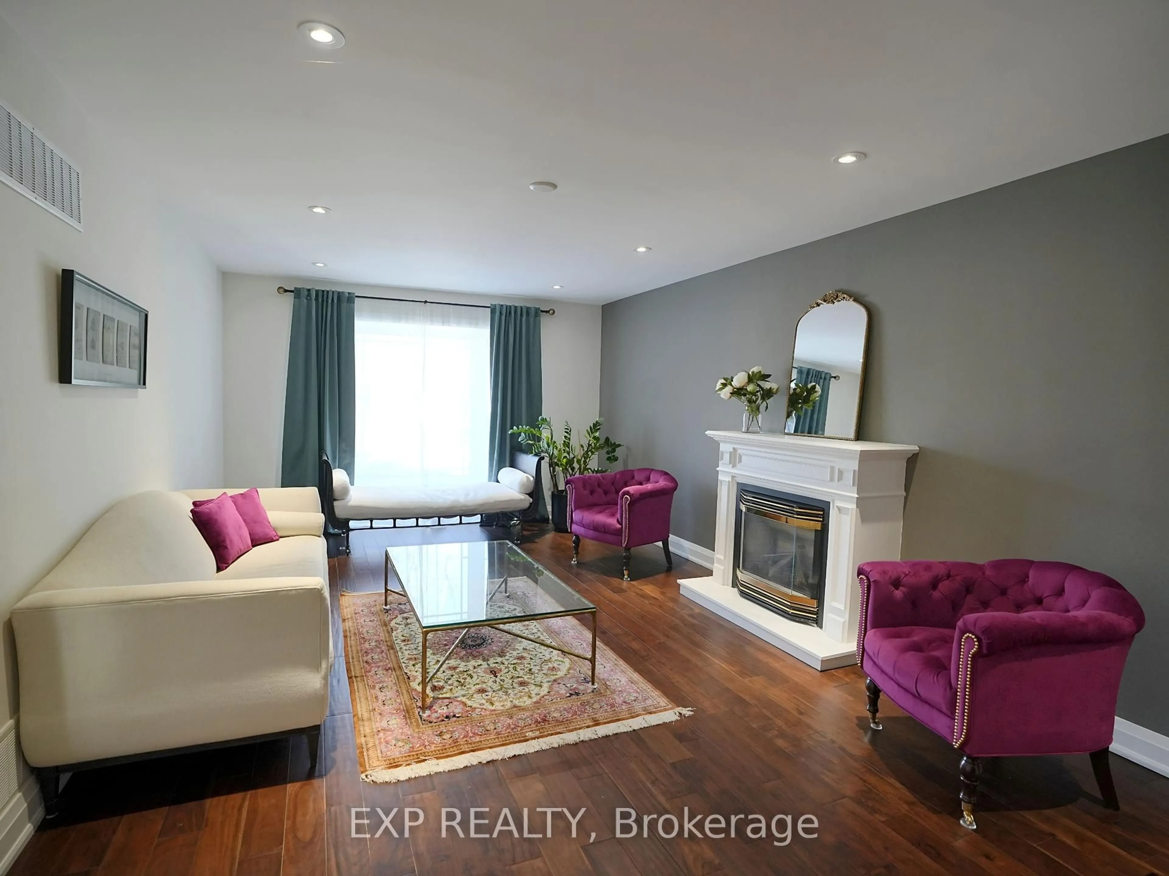 Living room with furniture, unknown for 38 Tarbert Rd, Toronto Ontario M2M 2Y2