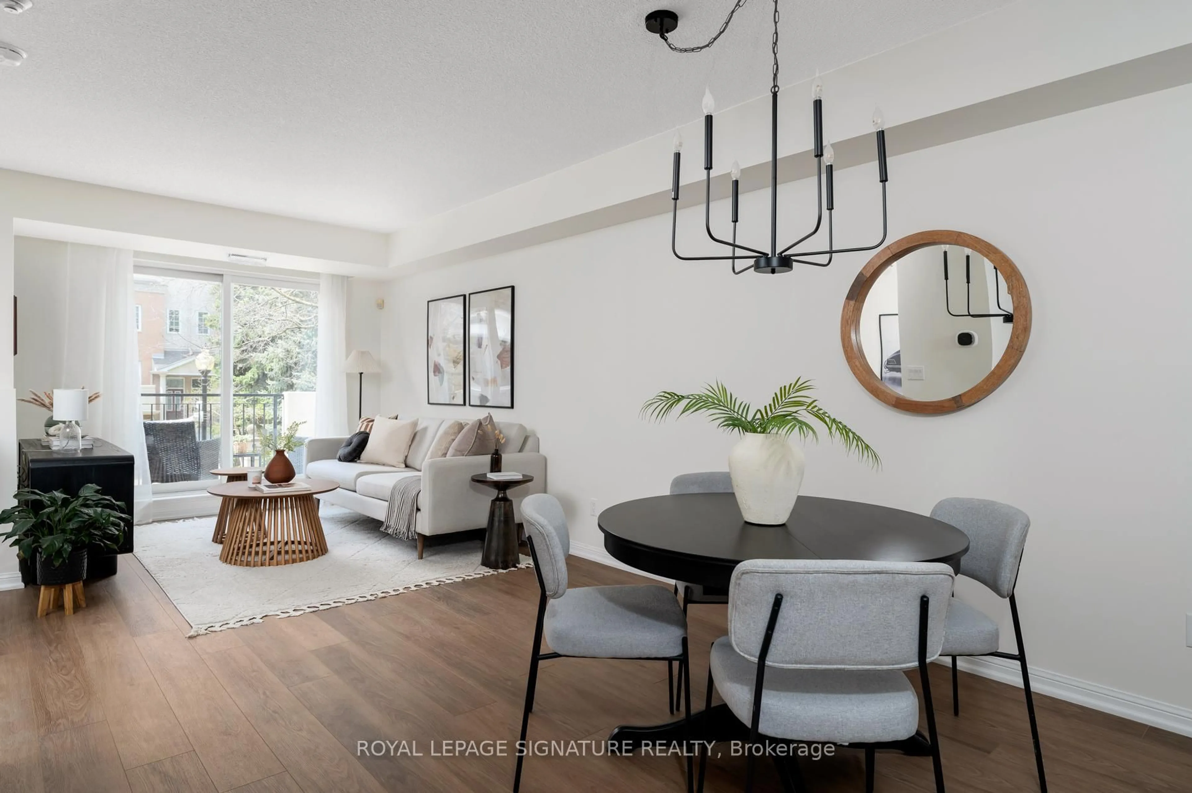 Dining room, wood/laminate floor for 617 Grandview Way, Toronto Ontario M2N 6V4