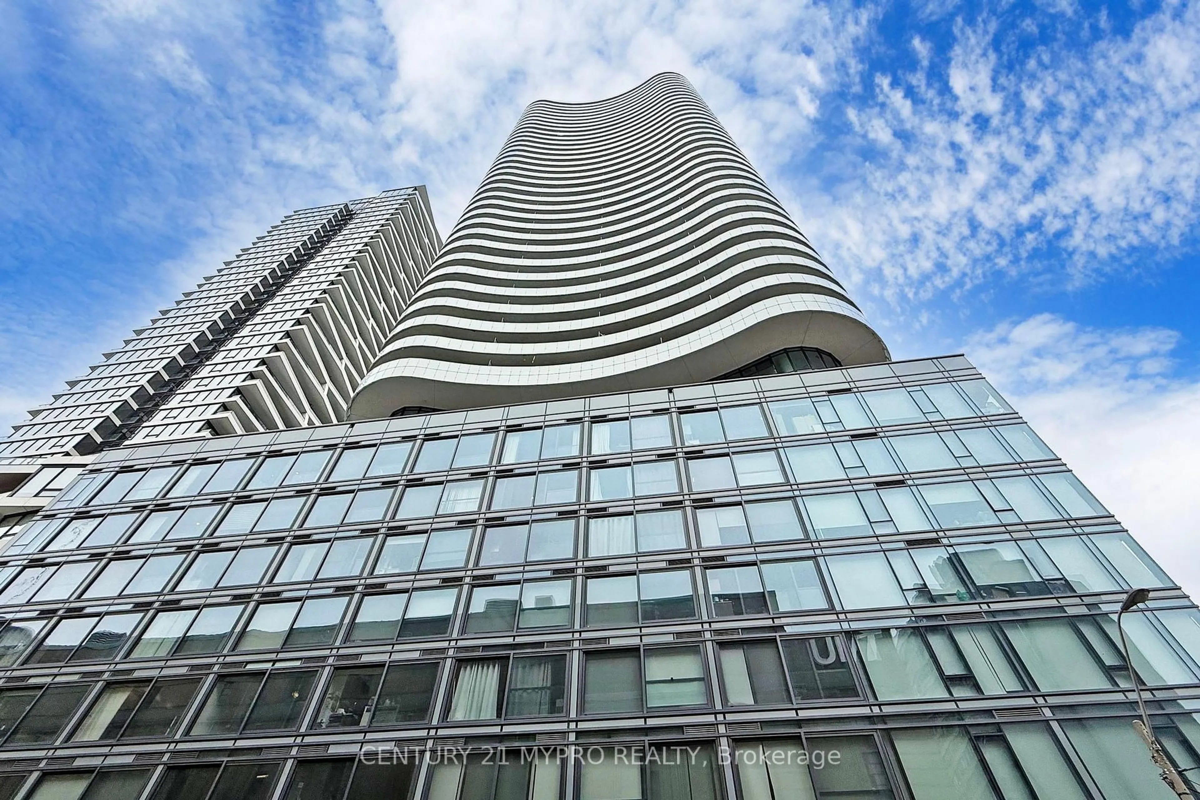 Indoor foyer for 403 Church St #317, Toronto Ontario M4Y 0C9