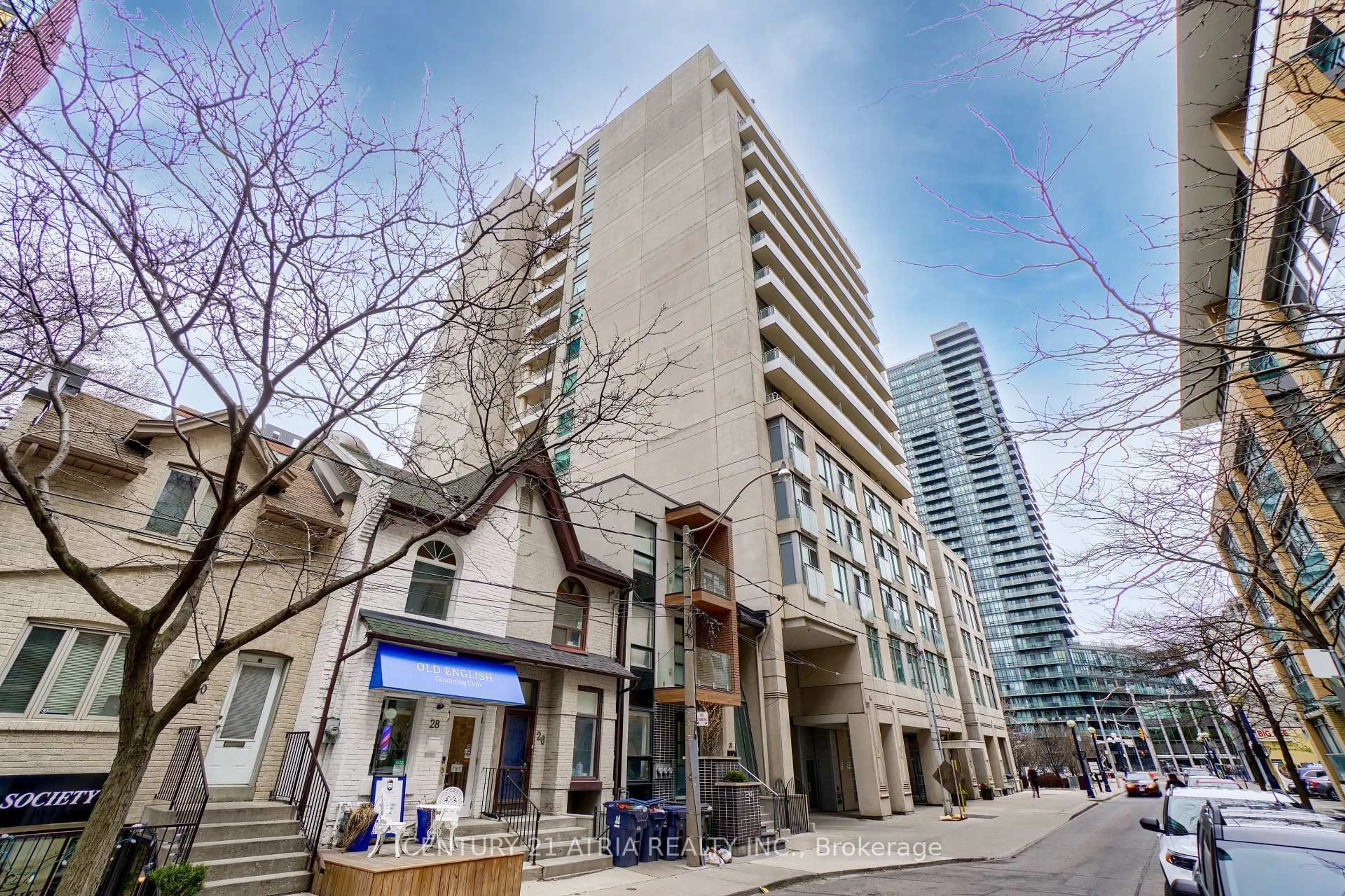 Patio, building for 8 Scollard St #1209, Toronto Ontario M5R 1M2