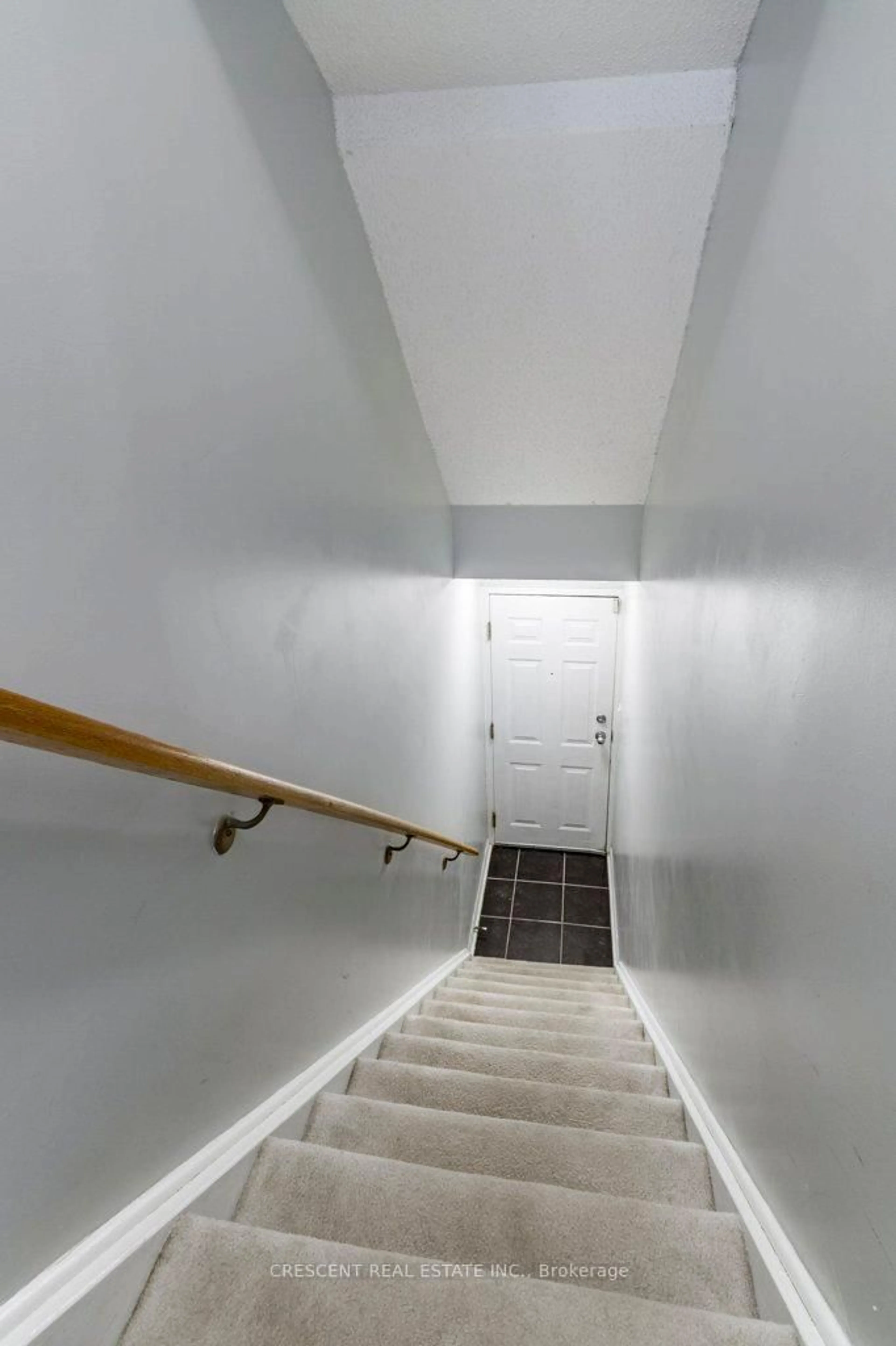 Stairs for 27 Canniff St #516, Toronto Ontario M6K 3M5