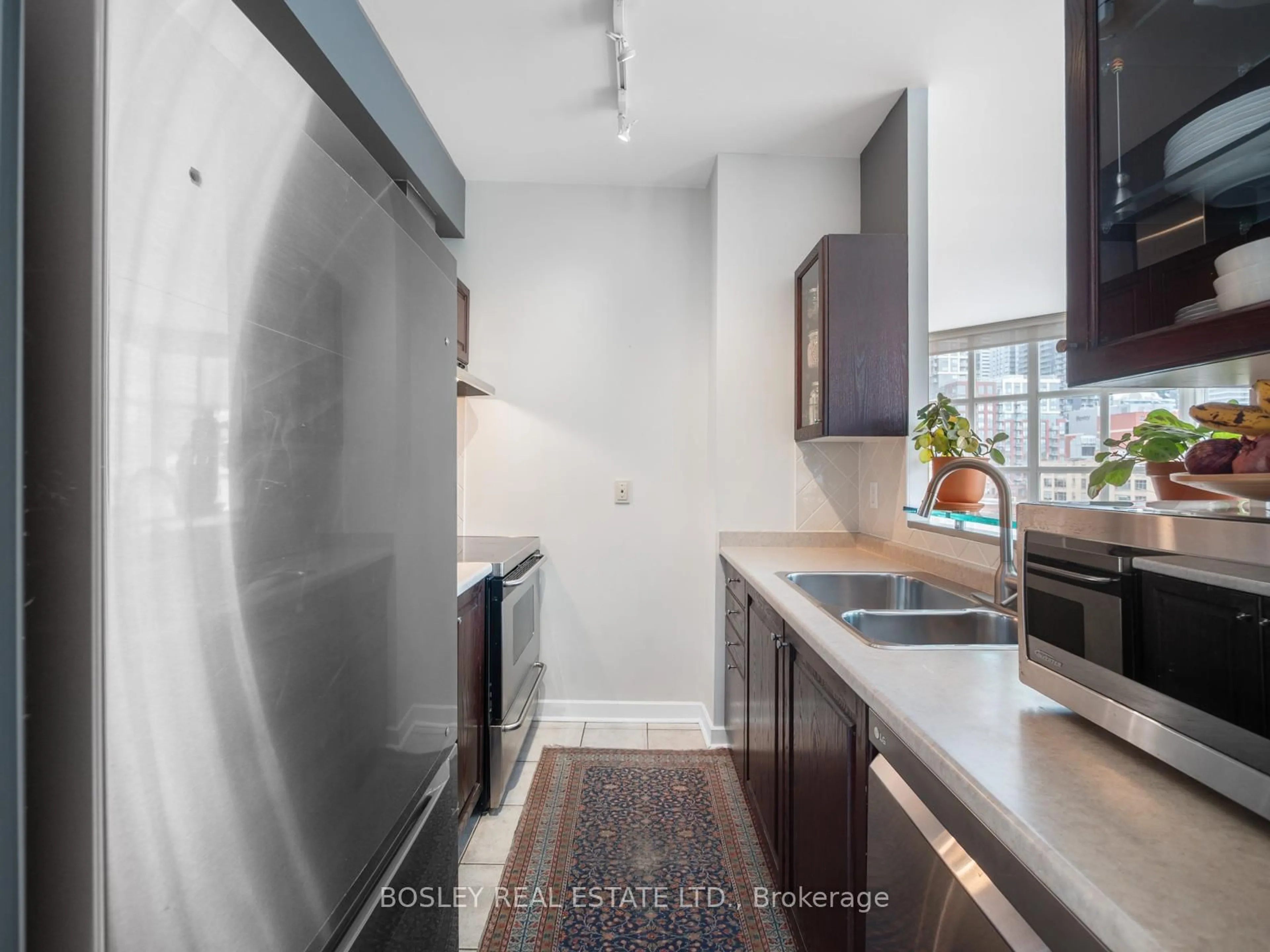Unknown for 438 Richmond St #715, Toronto Ontario M5V 3S6