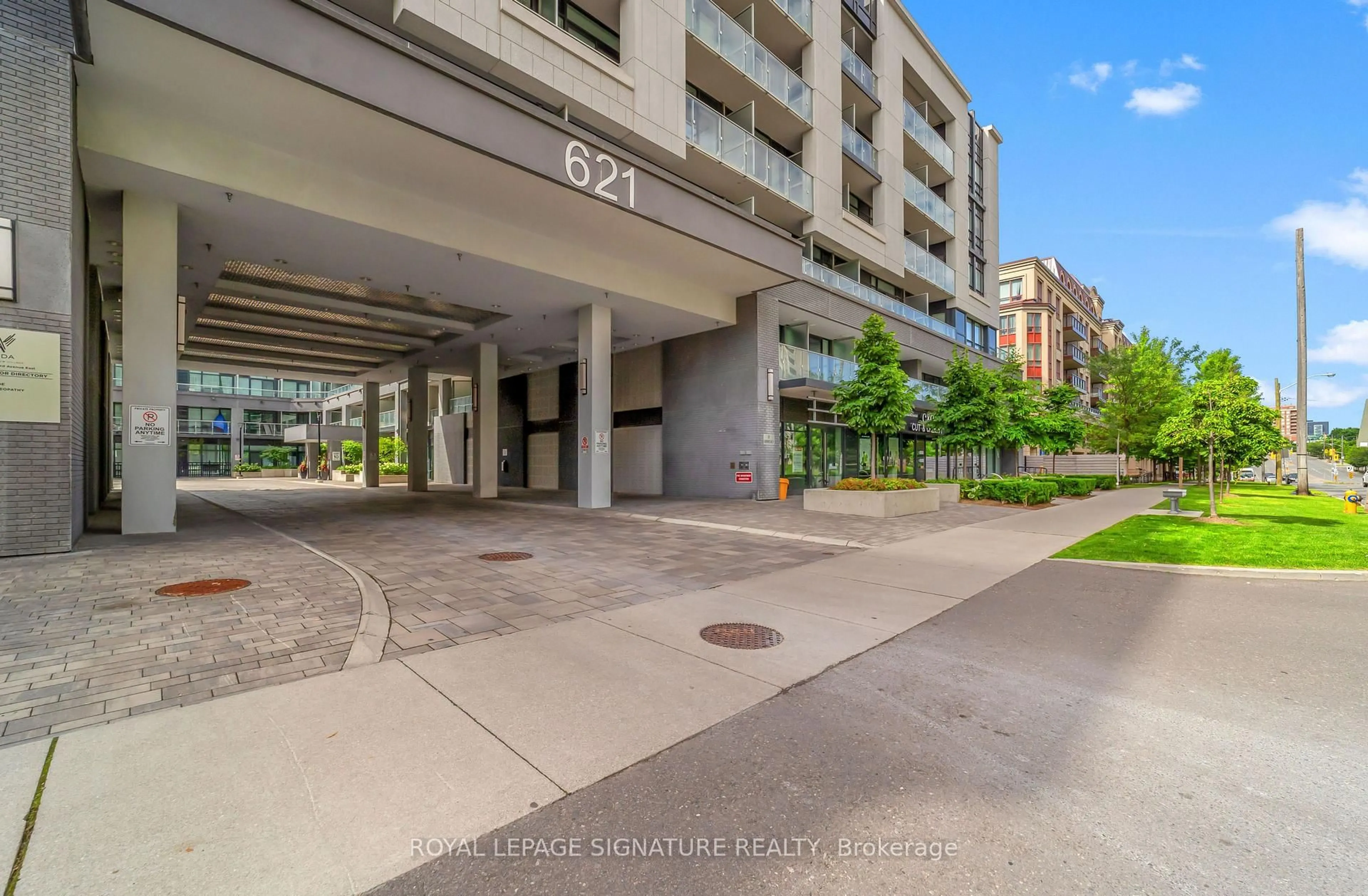 Indoor foyer for 621 Sheppard Ave #527, Toronto Ontario M2K 0G4