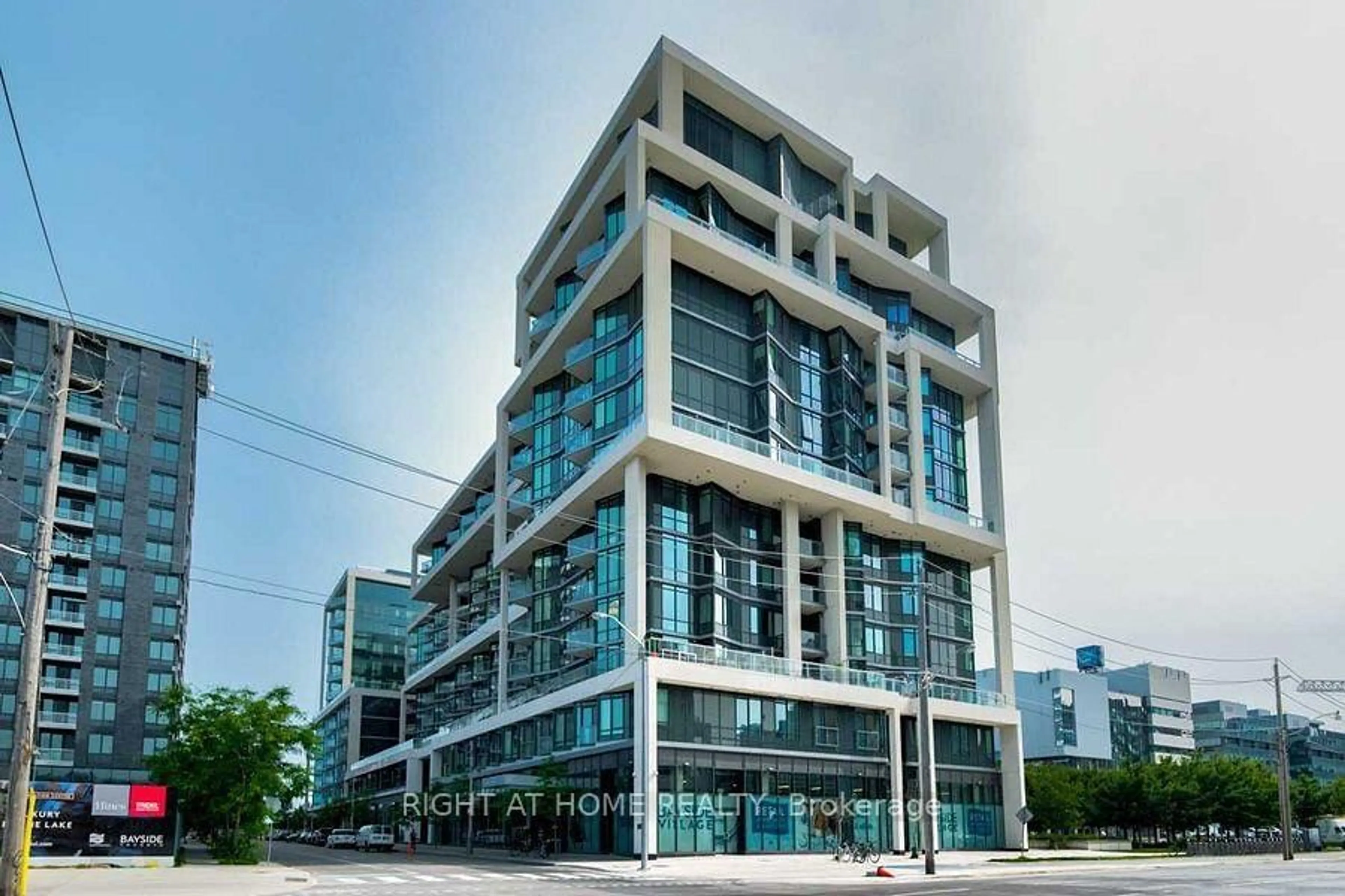 Indoor foyer for 15 Merchants' Wharf N/A #1105, Toronto Ontario M5A 0N8