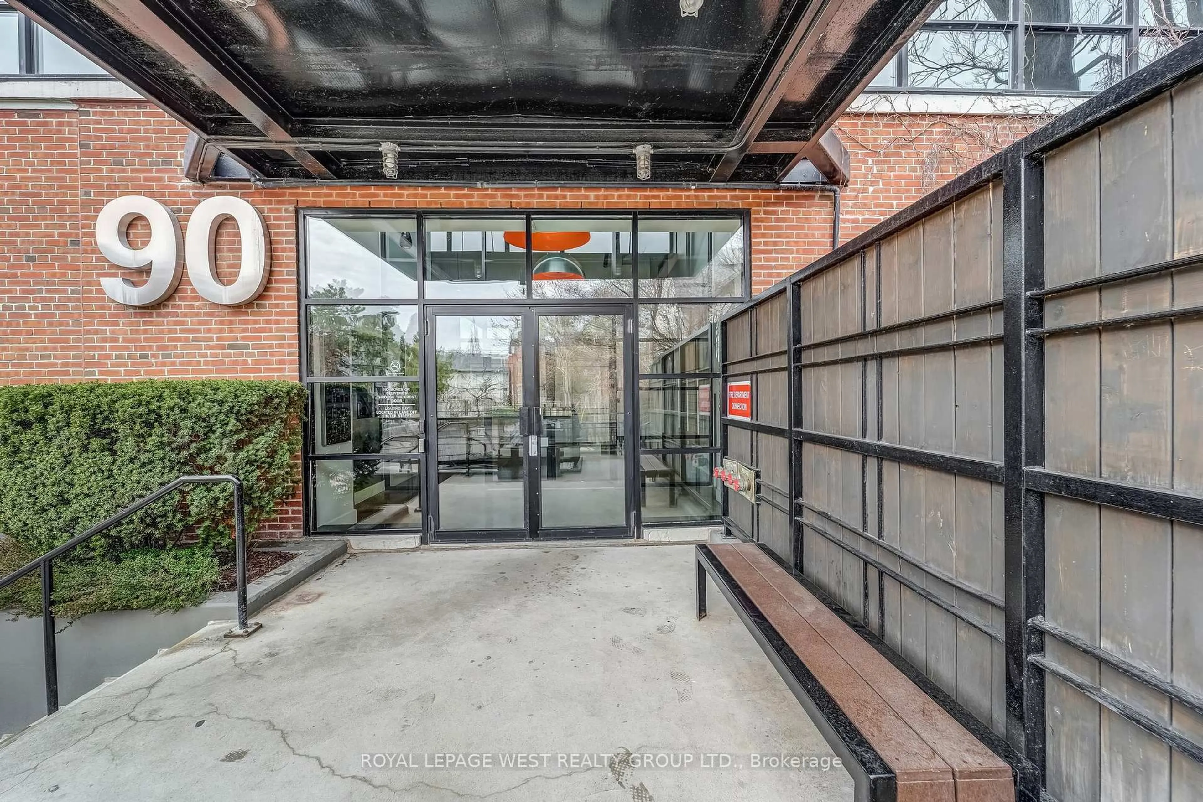 Unknown for 90 Sumach St #416, Toronto Ontario M5A 4R4