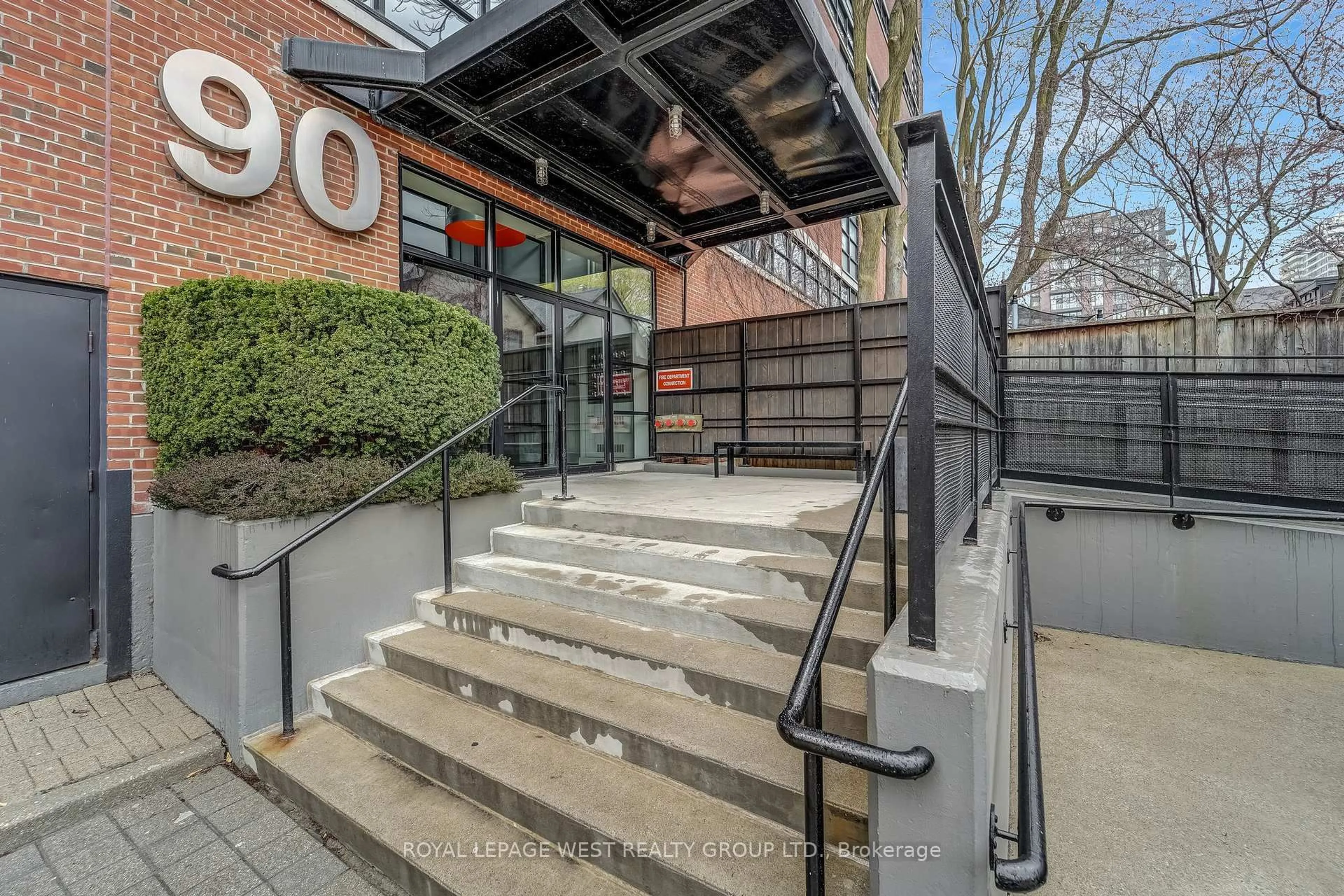Unknown for 90 Sumach St #416, Toronto Ontario M5A 4R4