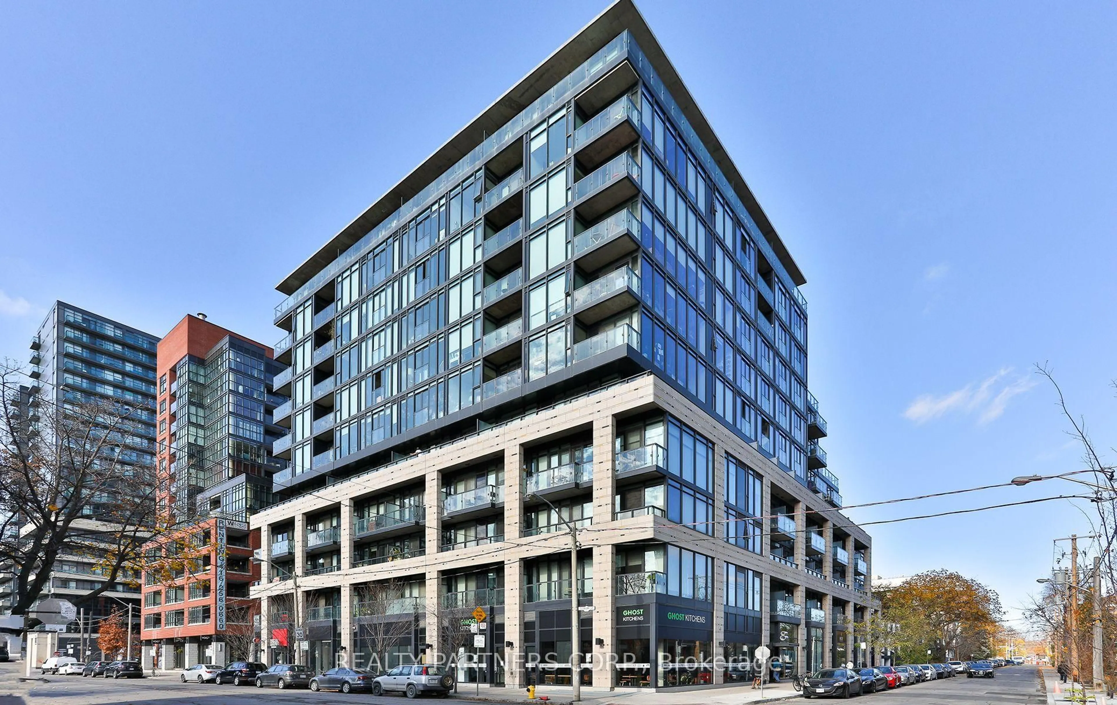 Indoor foyer for 8 Dovercourt Ave #910, Toronto Ontario M6J 0B6