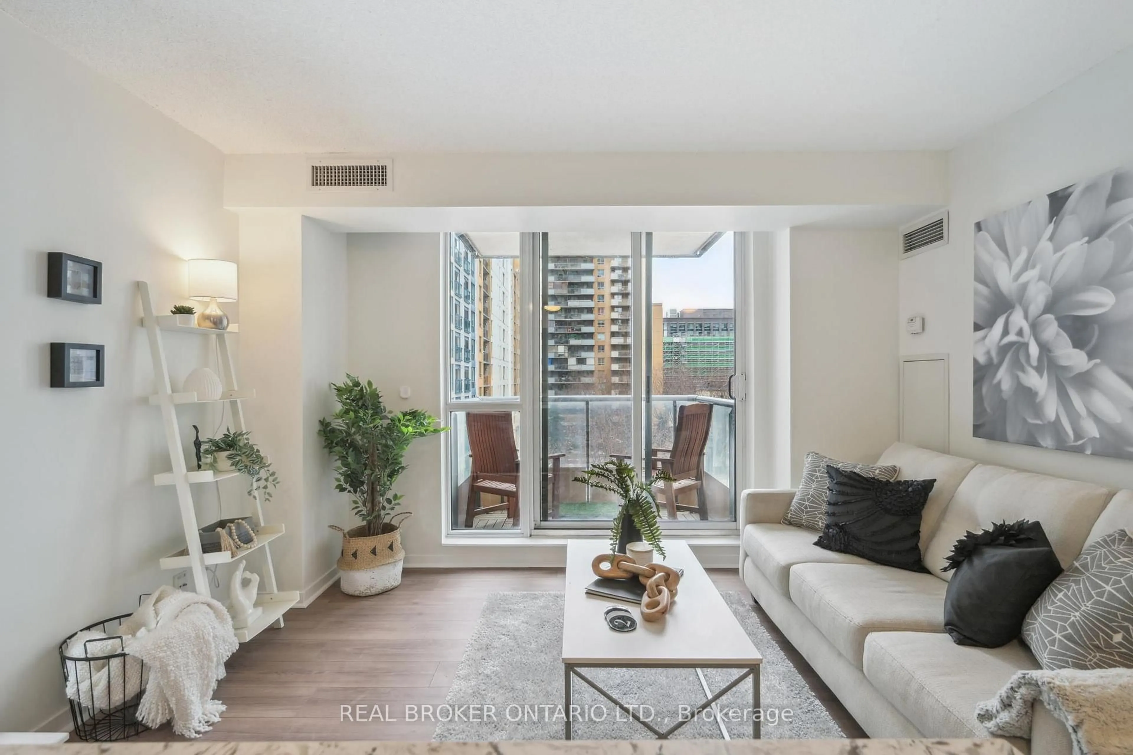 Living room with furniture, unknown for 76 Shuter St #501, Toronto Ontario M5B 1B4