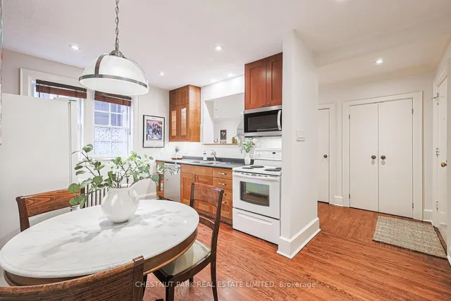 Additional property image - 480 Oriole Pkwy Unit 111