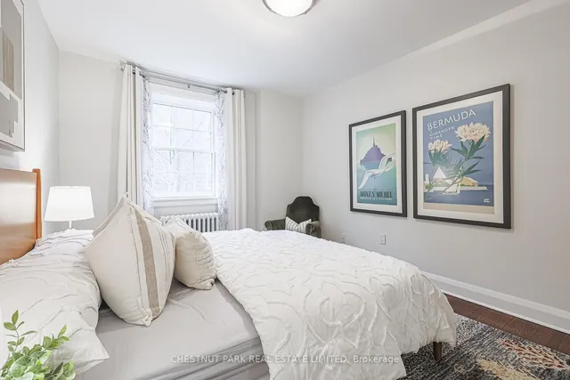 Additional property image - 480 Oriole Pkwy Unit 111