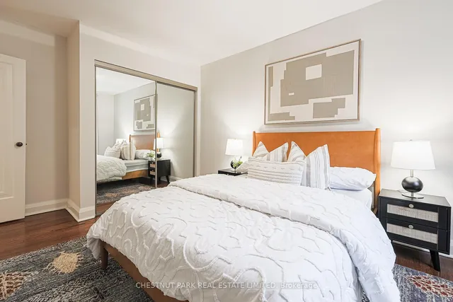 Additional property image - 480 Oriole Pkwy Unit 111