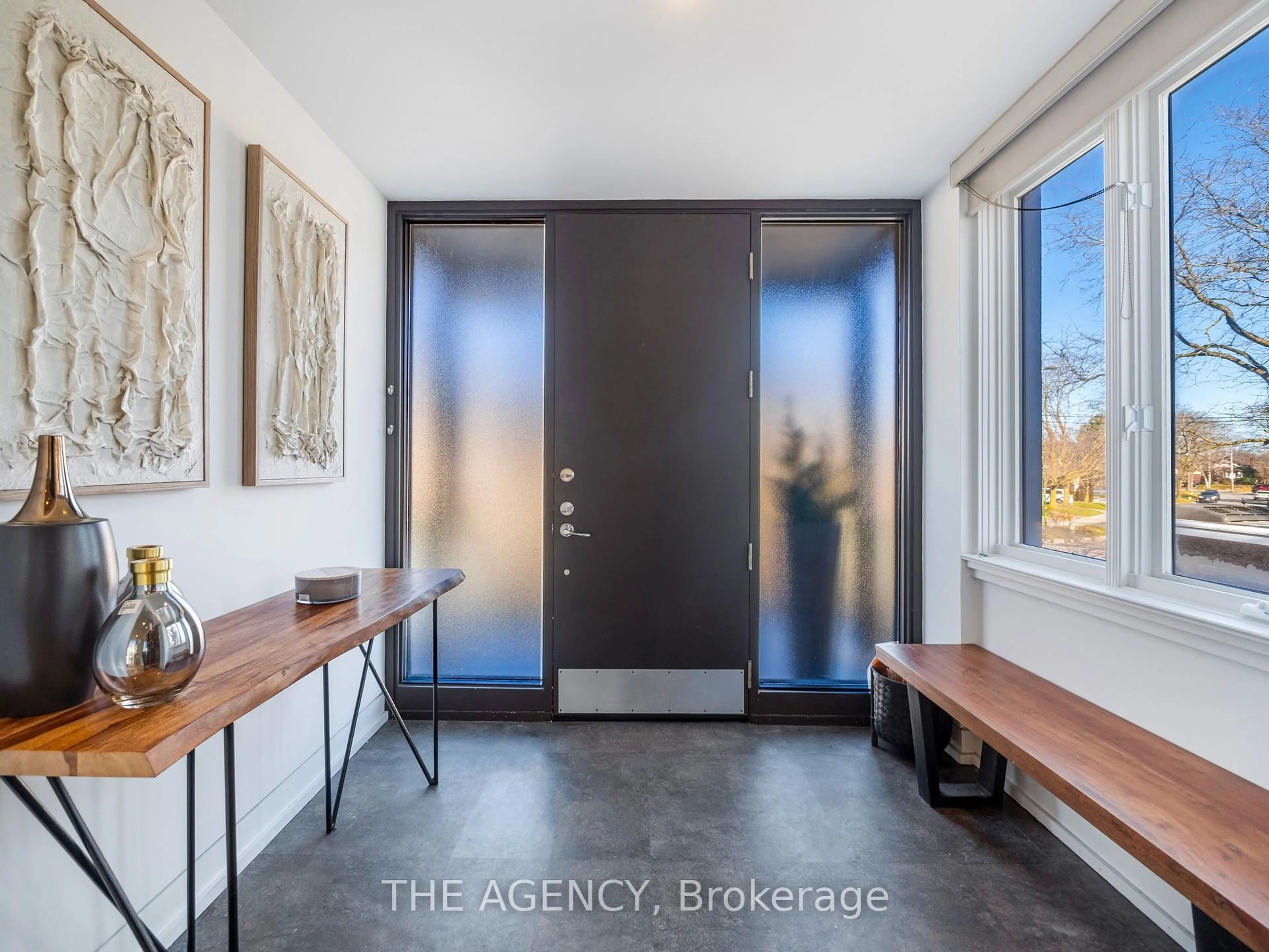 Indoor entryway for 7 Douglas Cres, Toronto Ontario M4W 2E6