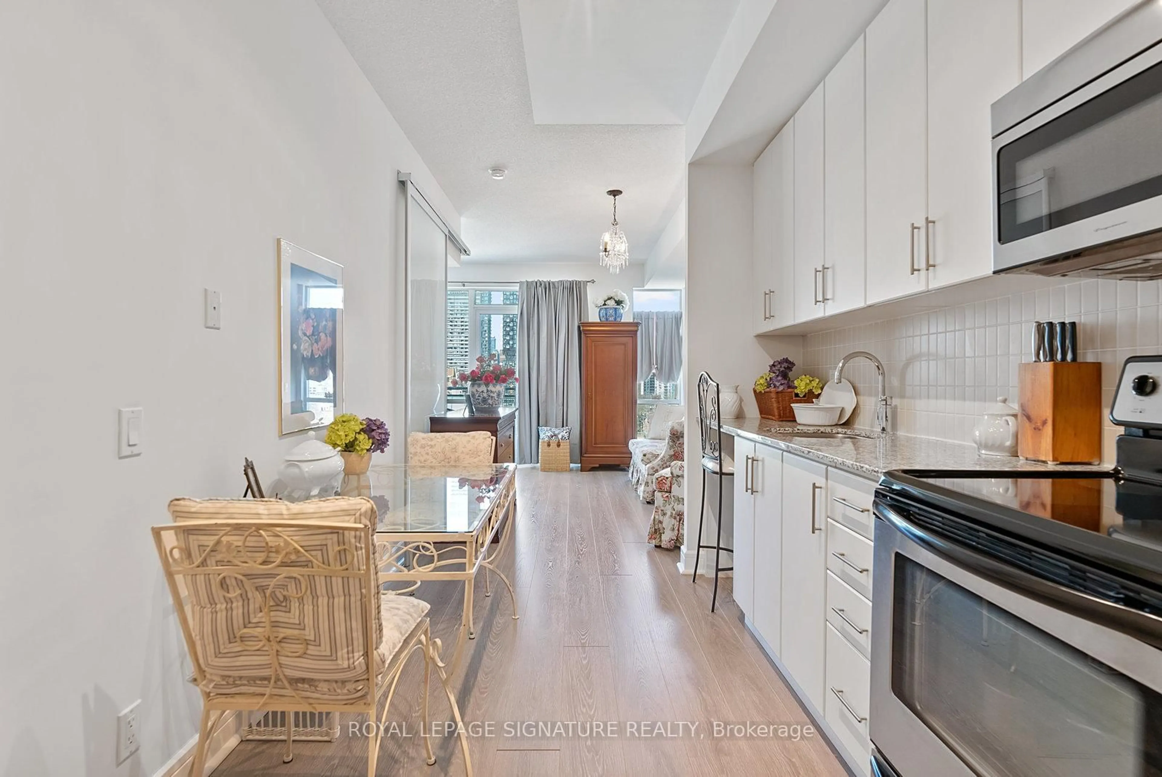 Open concept kitchen, unknown for 116 George St #N1104, Toronto Ontario M5A 3S2
