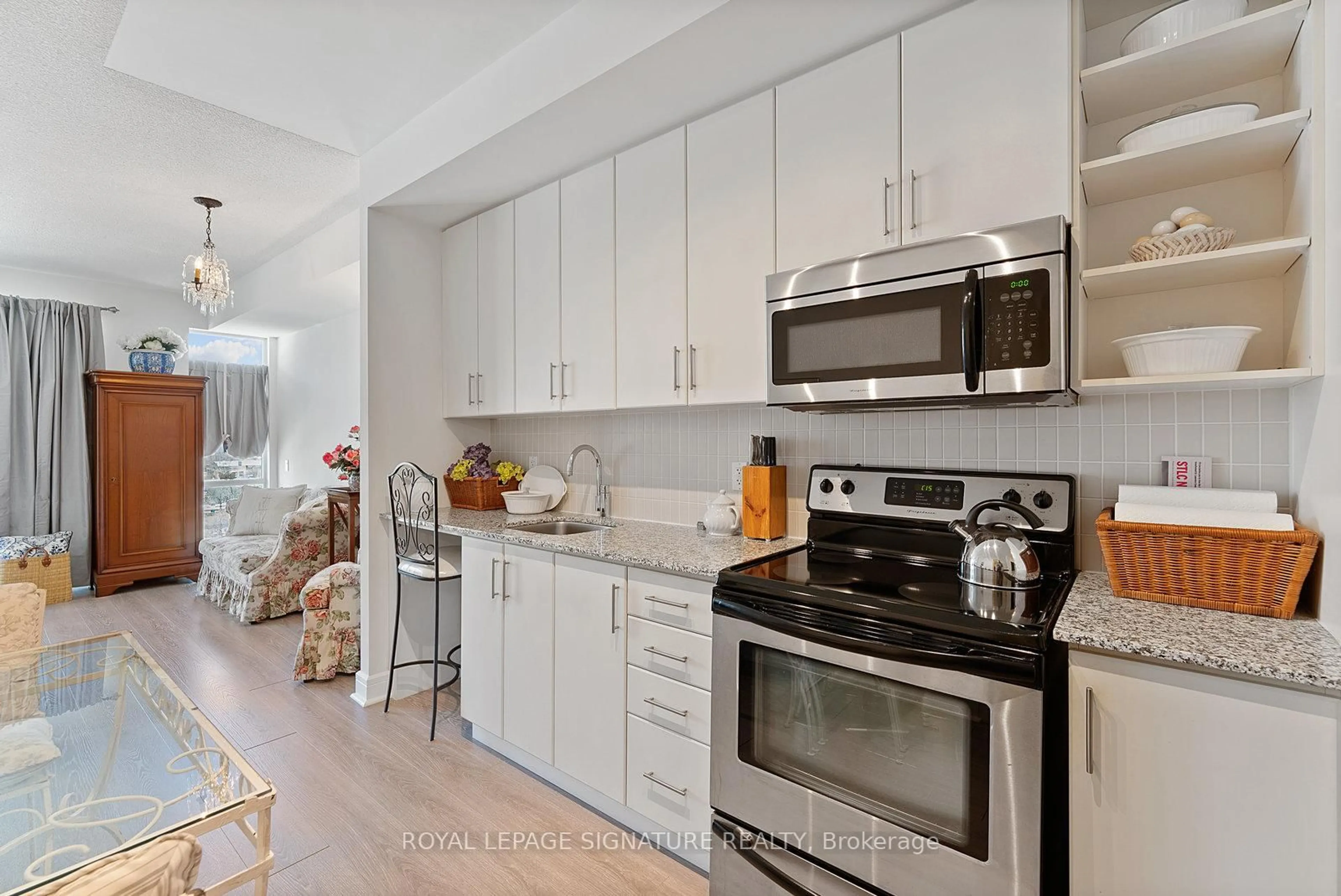 Open concept kitchen, ceramic/tile floor for 116 George St #N1104, Toronto Ontario M5A 3S2