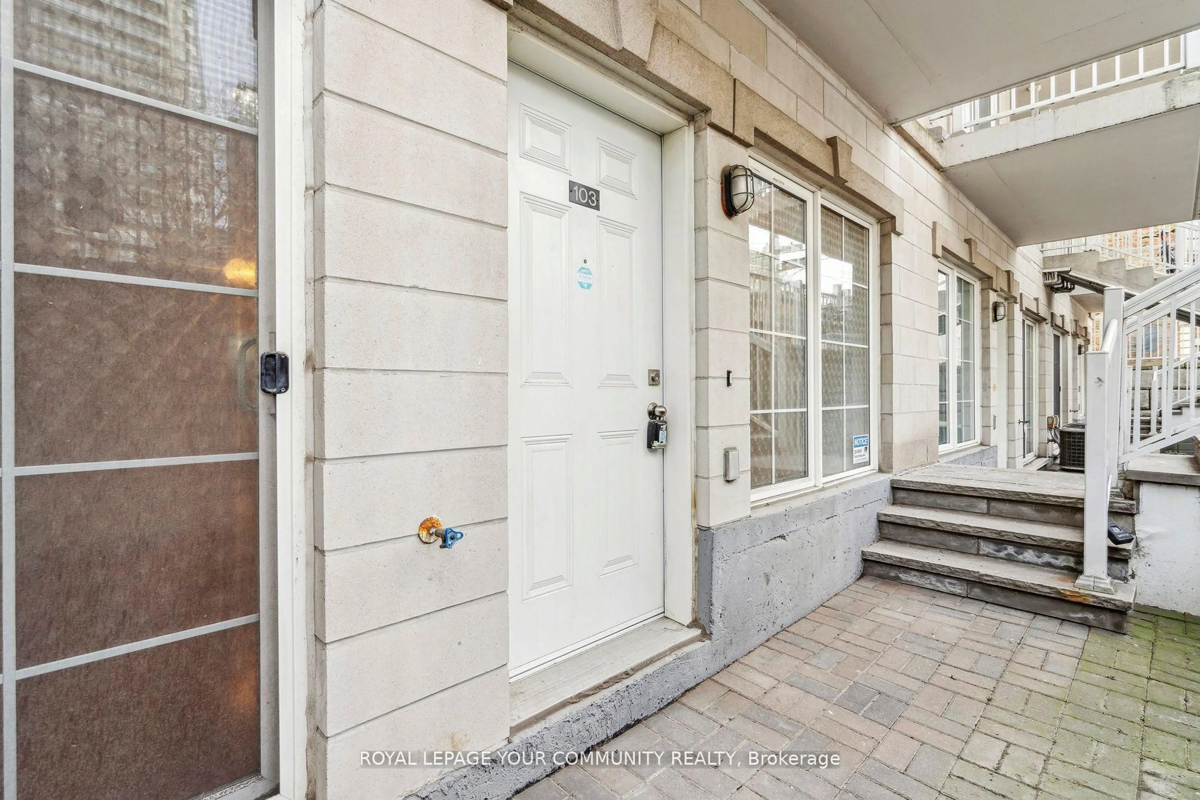 Unknown for 207 Wellesley St #103, Toronto Ontario M4X 1G1