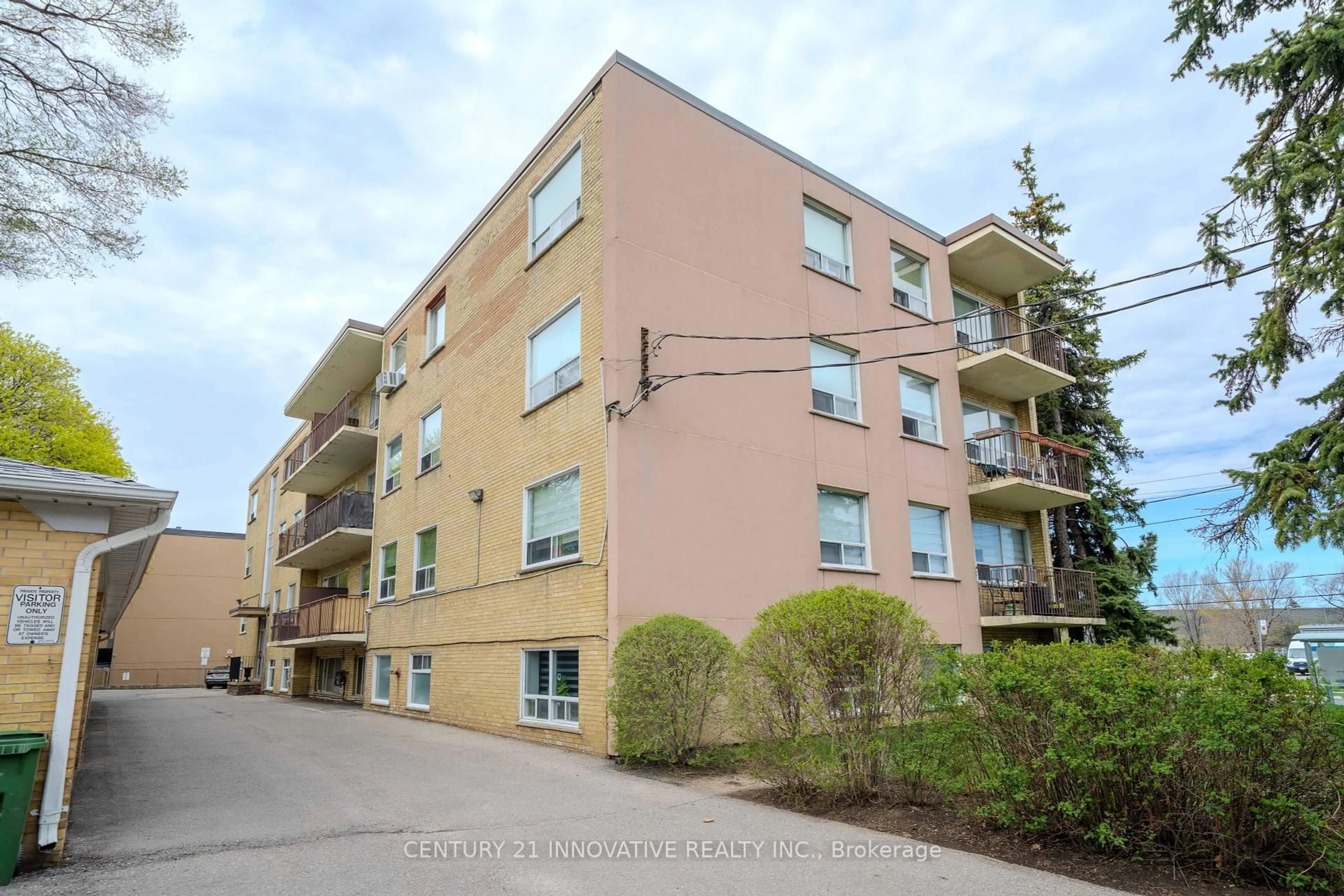 Patio, building for 219 Wilson Ave #101, Toronto Ontario M5M 3B2