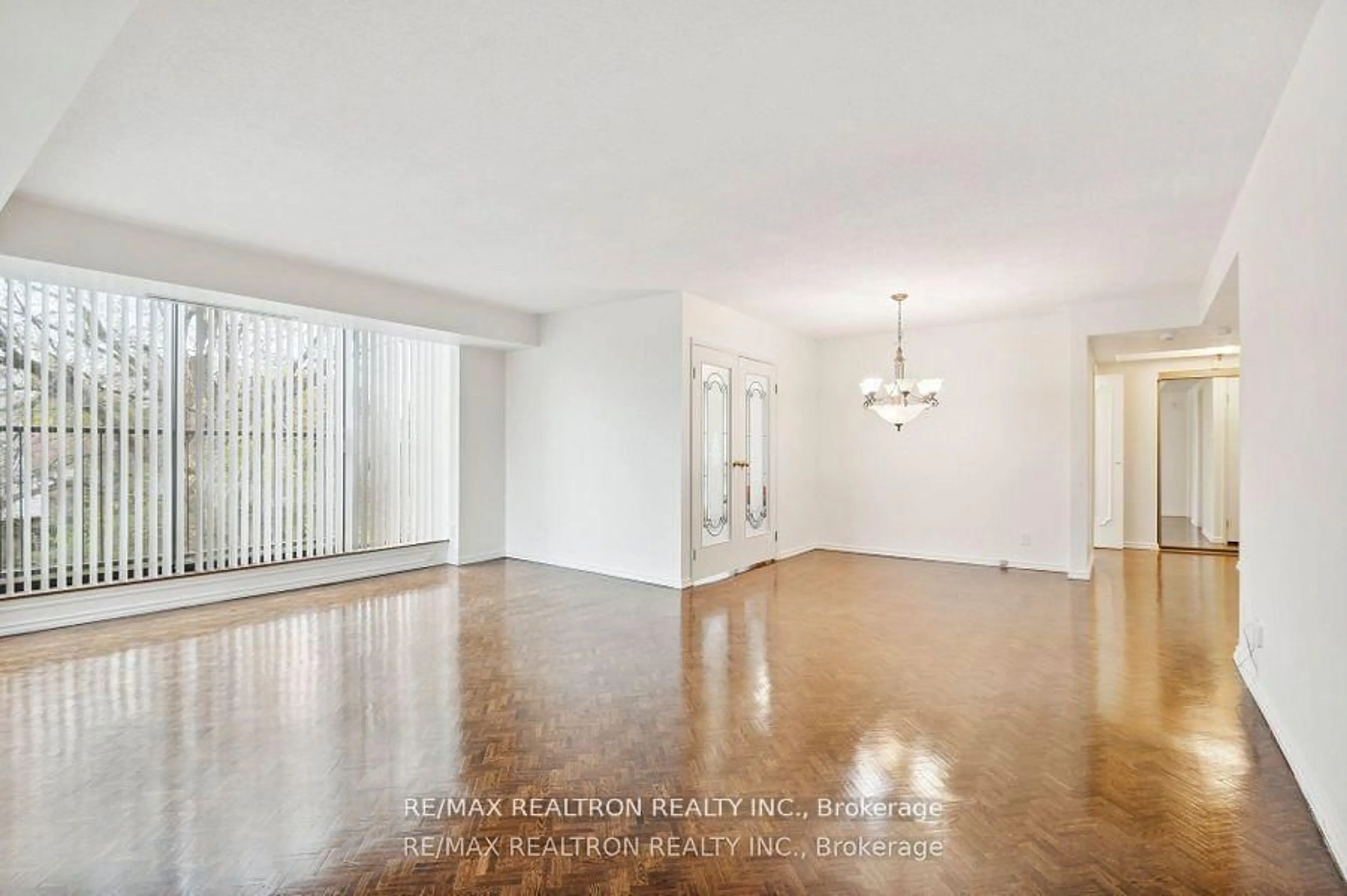 Unknown for 449 Walmer Rd #401, Toronto Ontario M5P 2X9