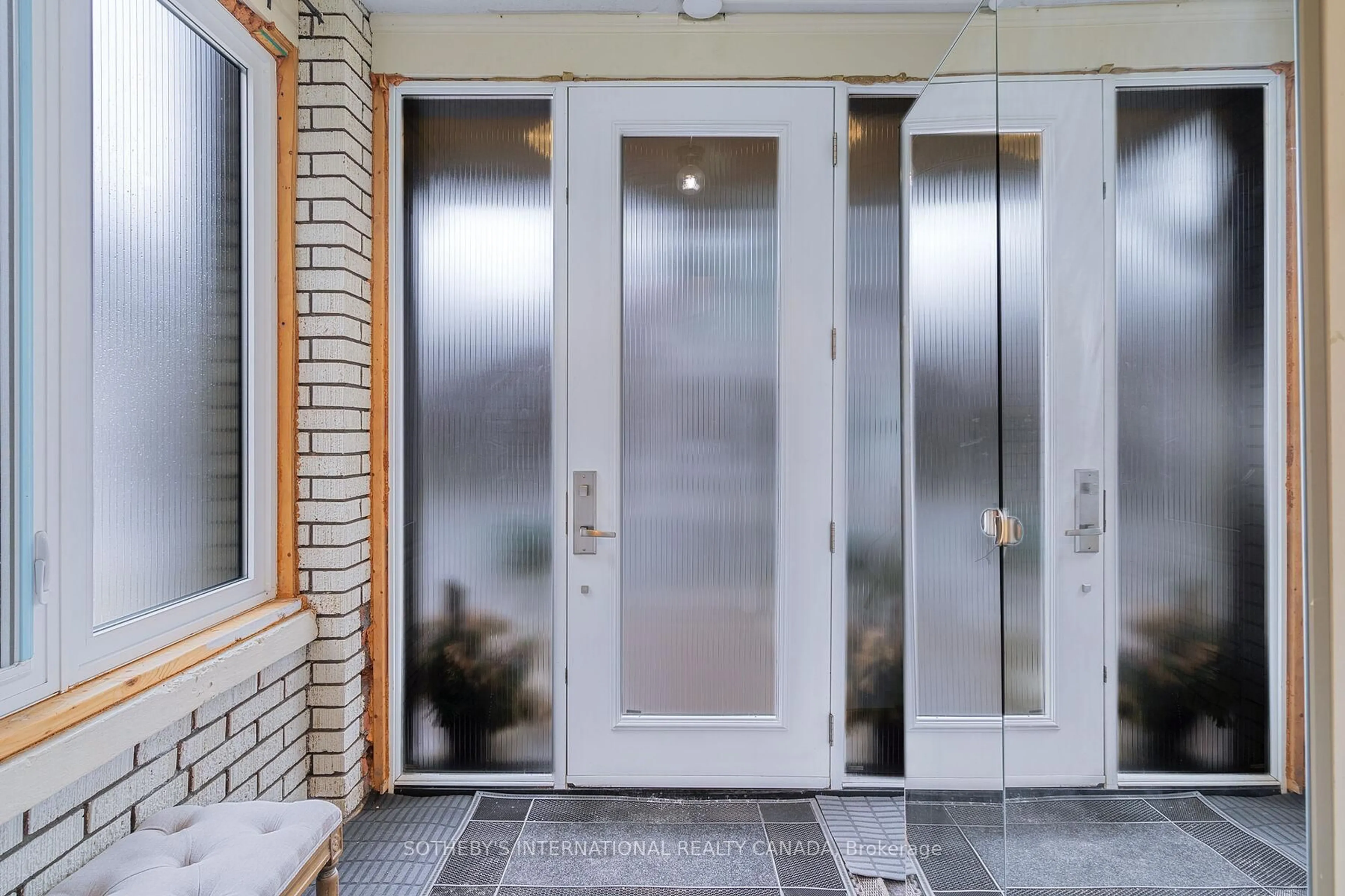 Indoor entryway for 12 Belsize Dr, Toronto Ontario M4S 1L4