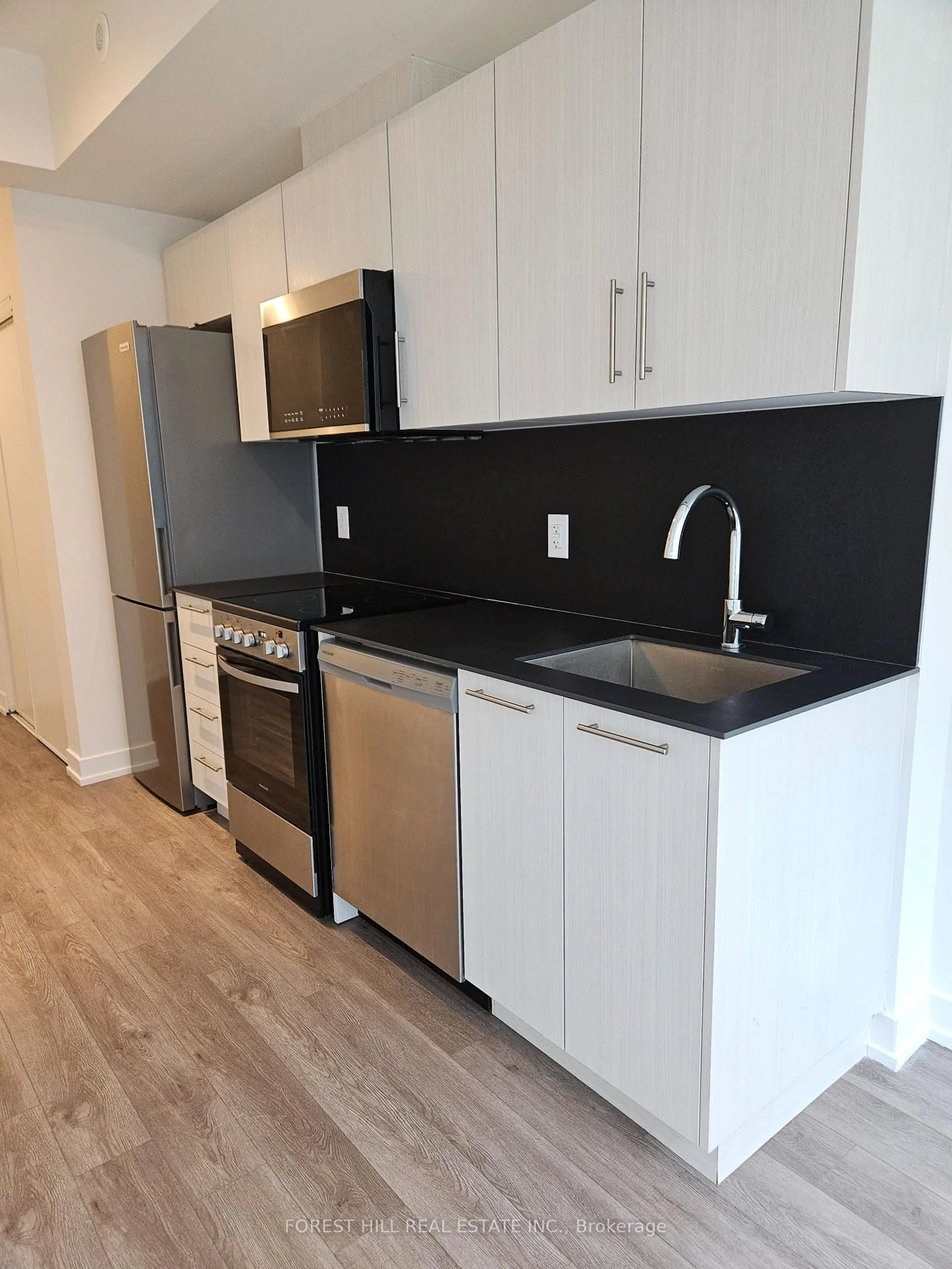 Standard kitchen, unknown for 871 Sheppard Ave #TH16, Toronto Ontario M3H 0E8