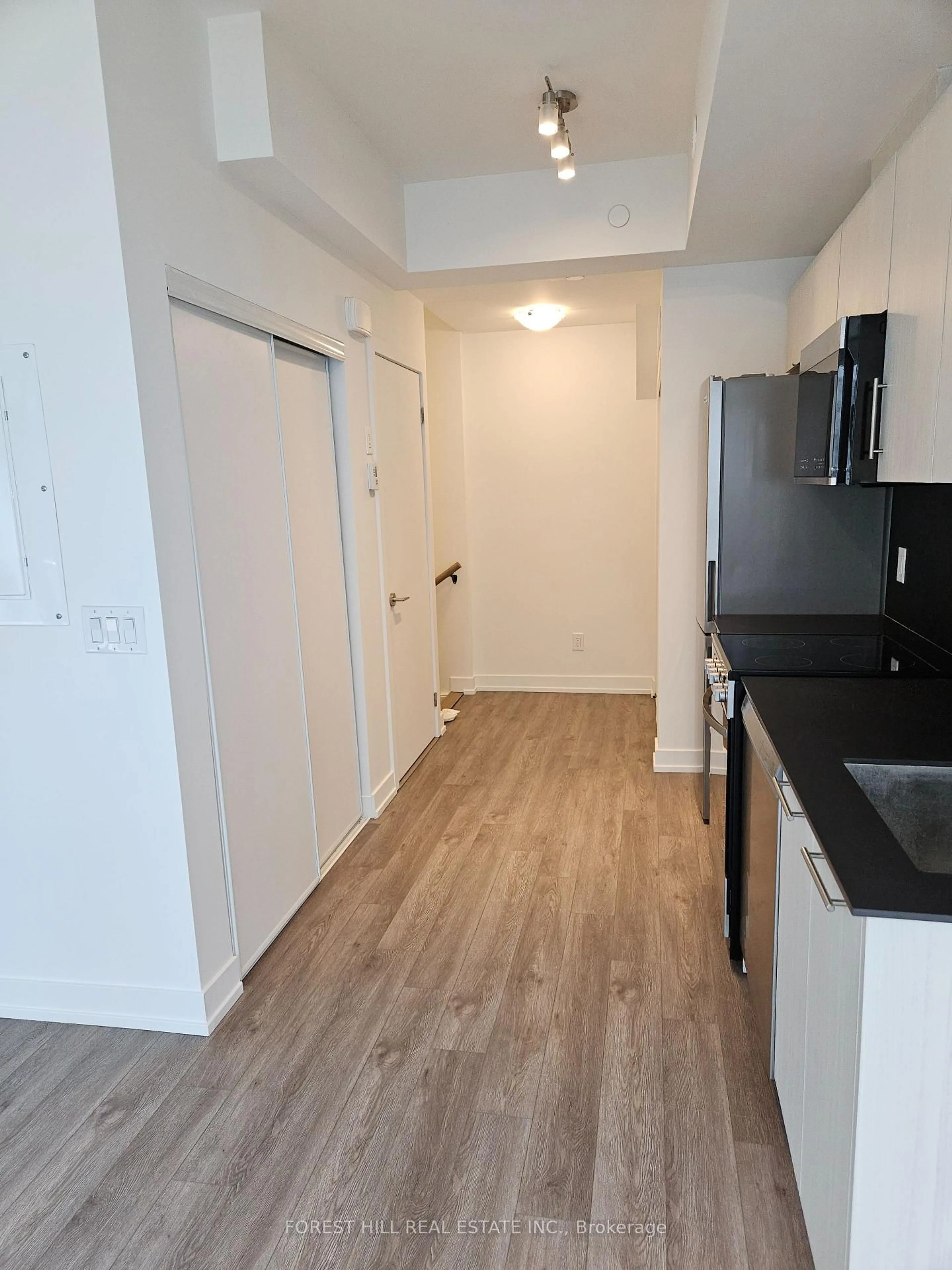 A pic of a room for 871 Sheppard Ave #TH16, Toronto Ontario M3H 0E8
