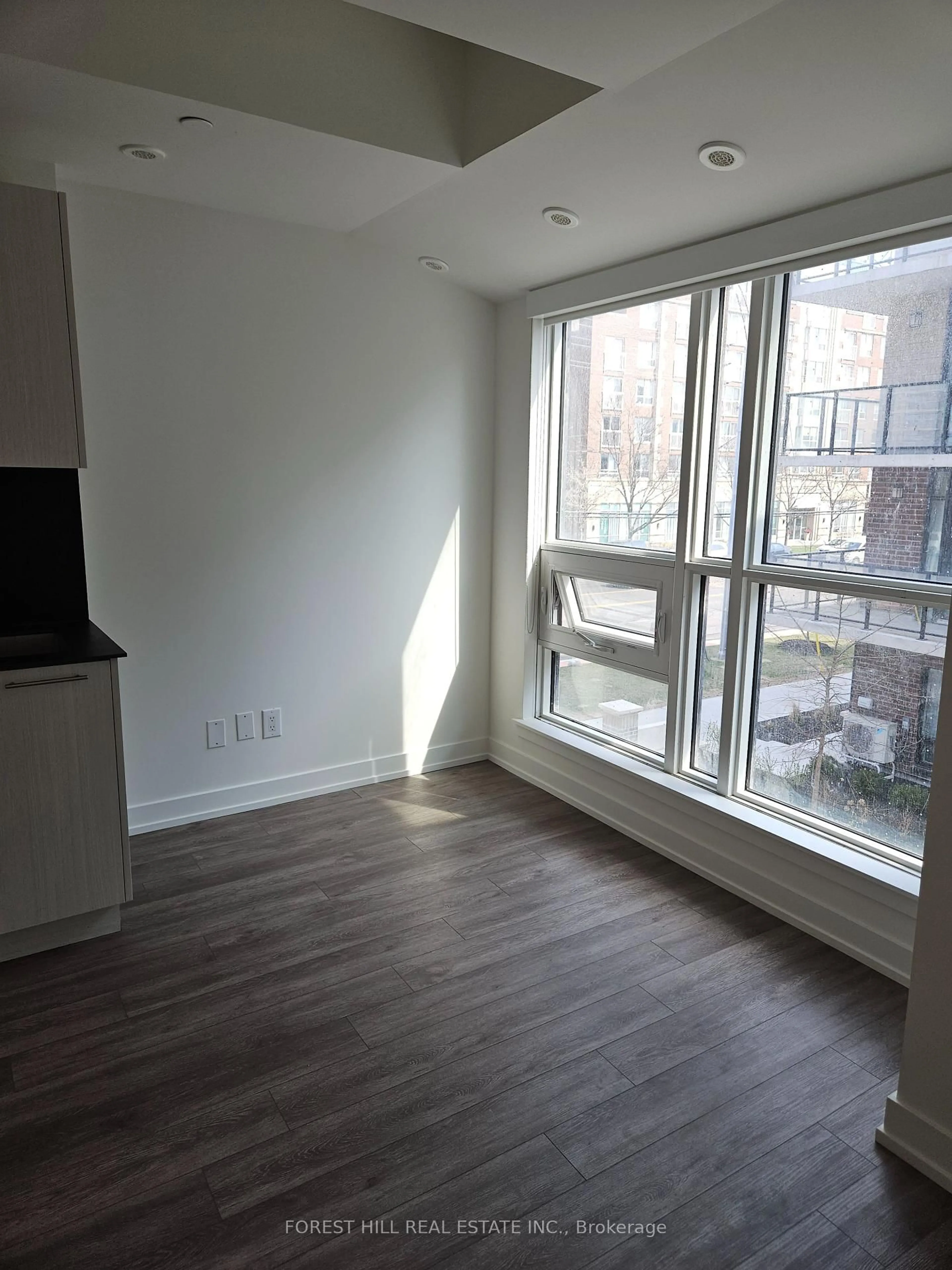 A pic of a room for 871 Sheppard Ave #TH16, Toronto Ontario M3H 0E8