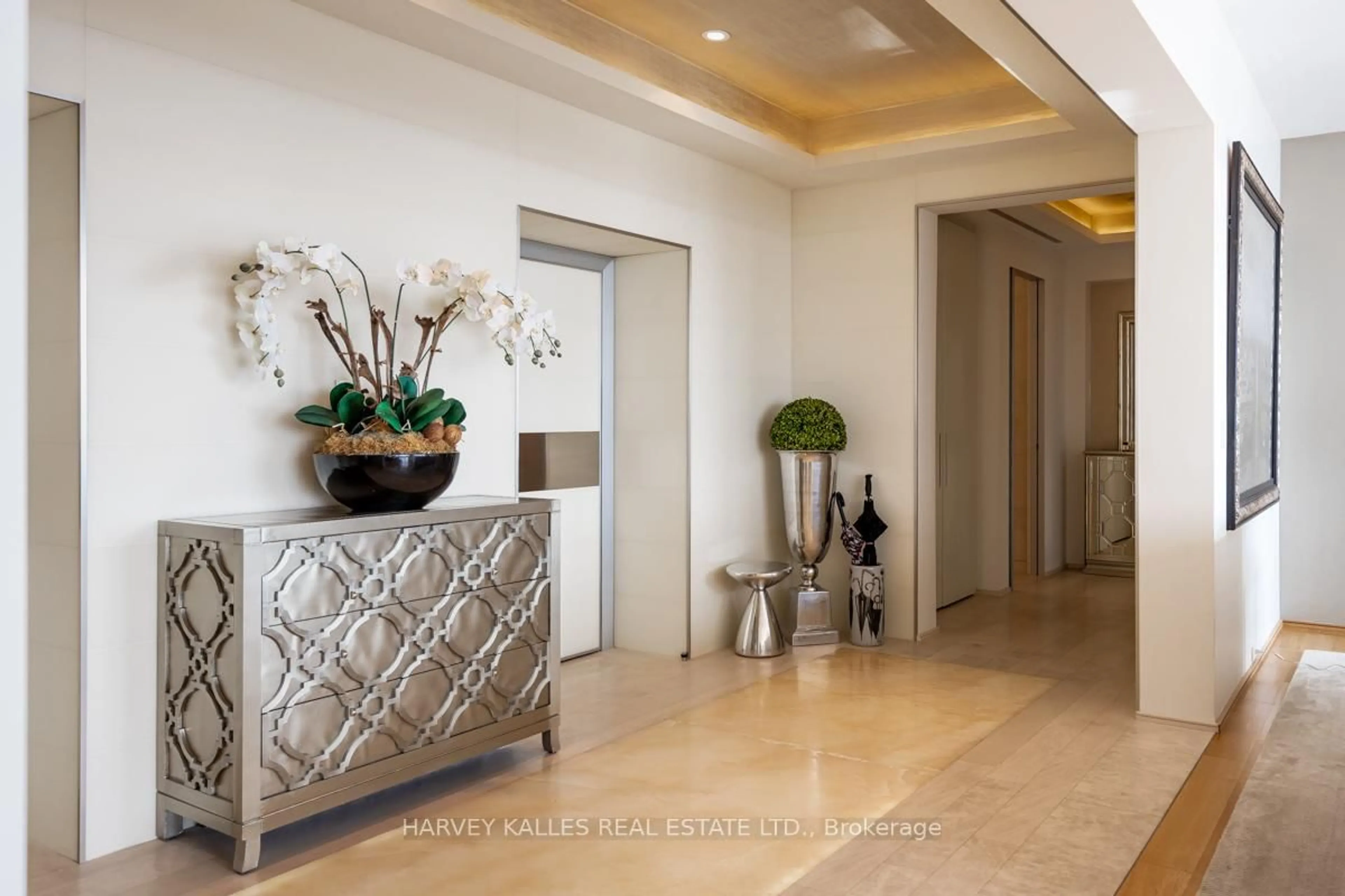 Indoor foyer for 50 Yorkville Ave #4403, Toronto Ontario M4W 0A3