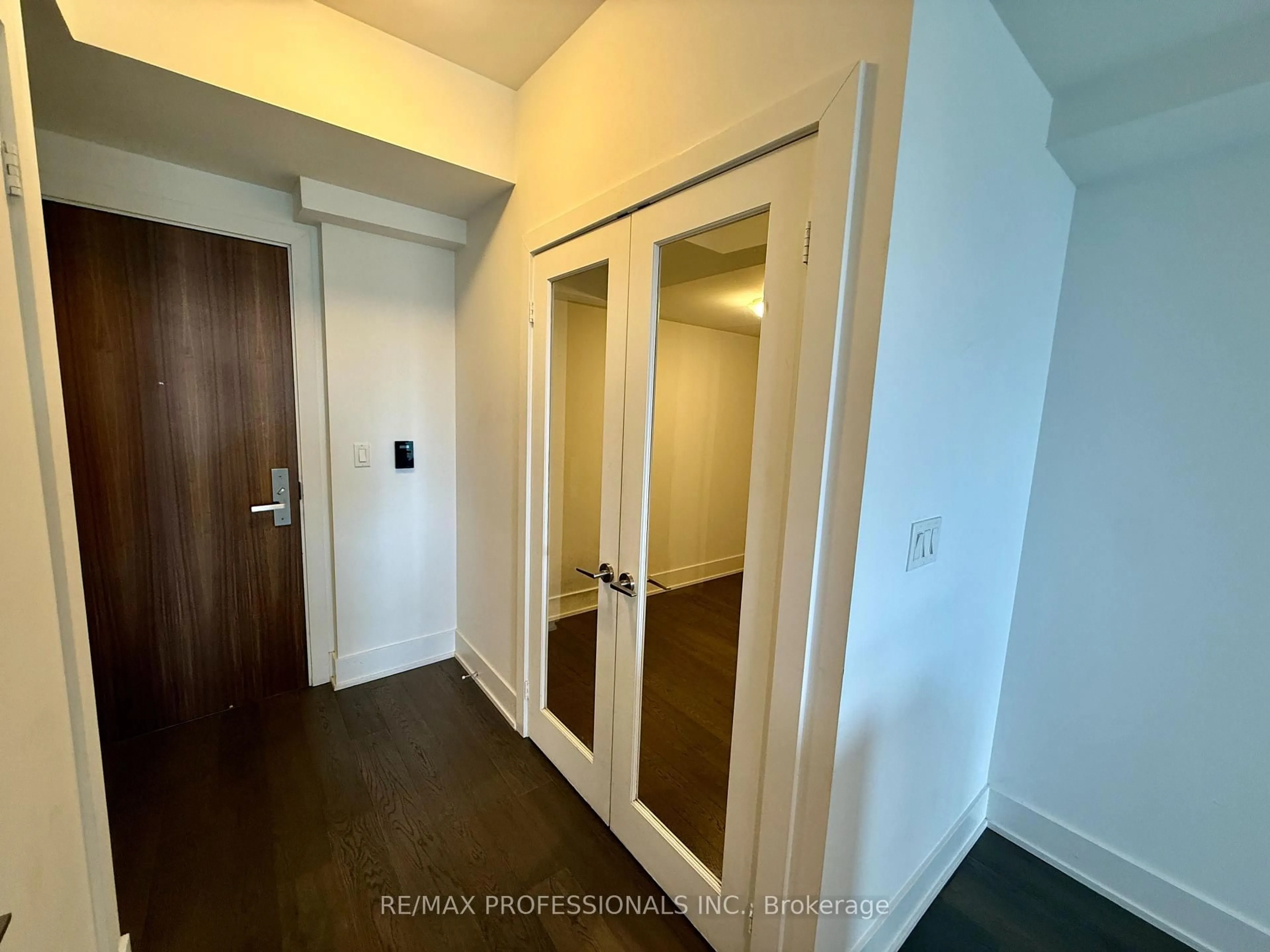 Unknown for 200 Bloor St #1604, Toronto Ontario M5S 1T8