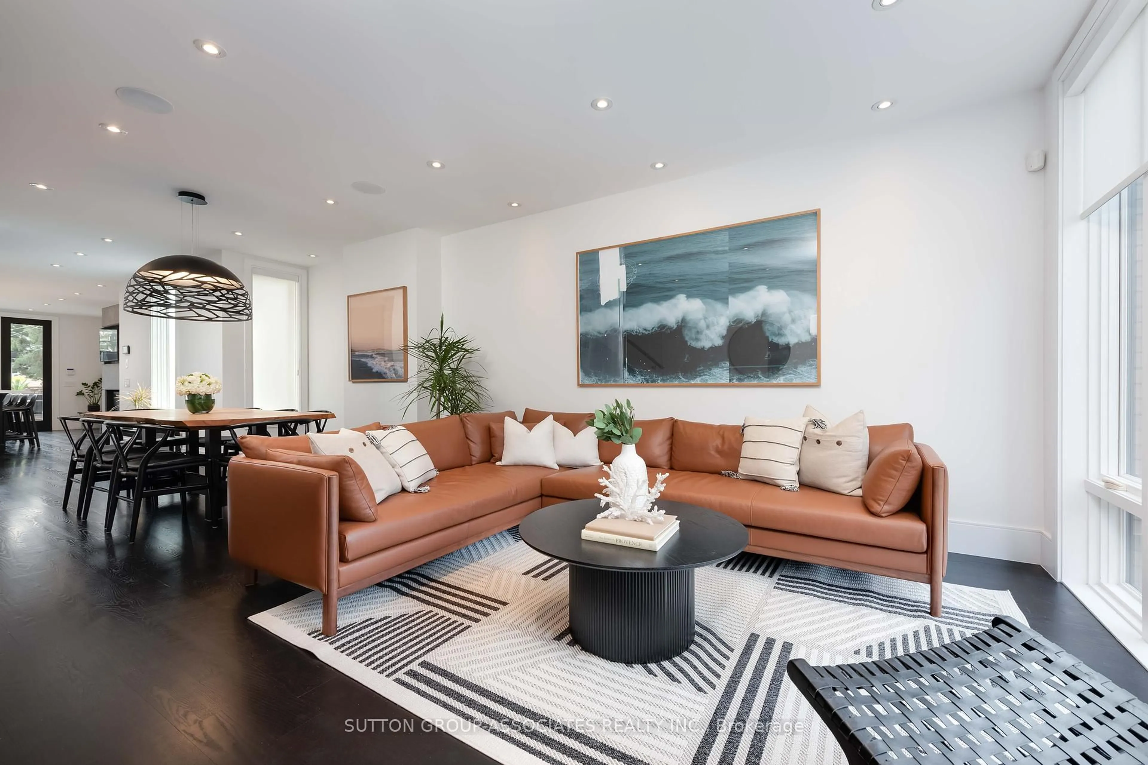 Living room with furniture, unknown for 81 Helena Ave, Toronto Ontario M6G 2H3