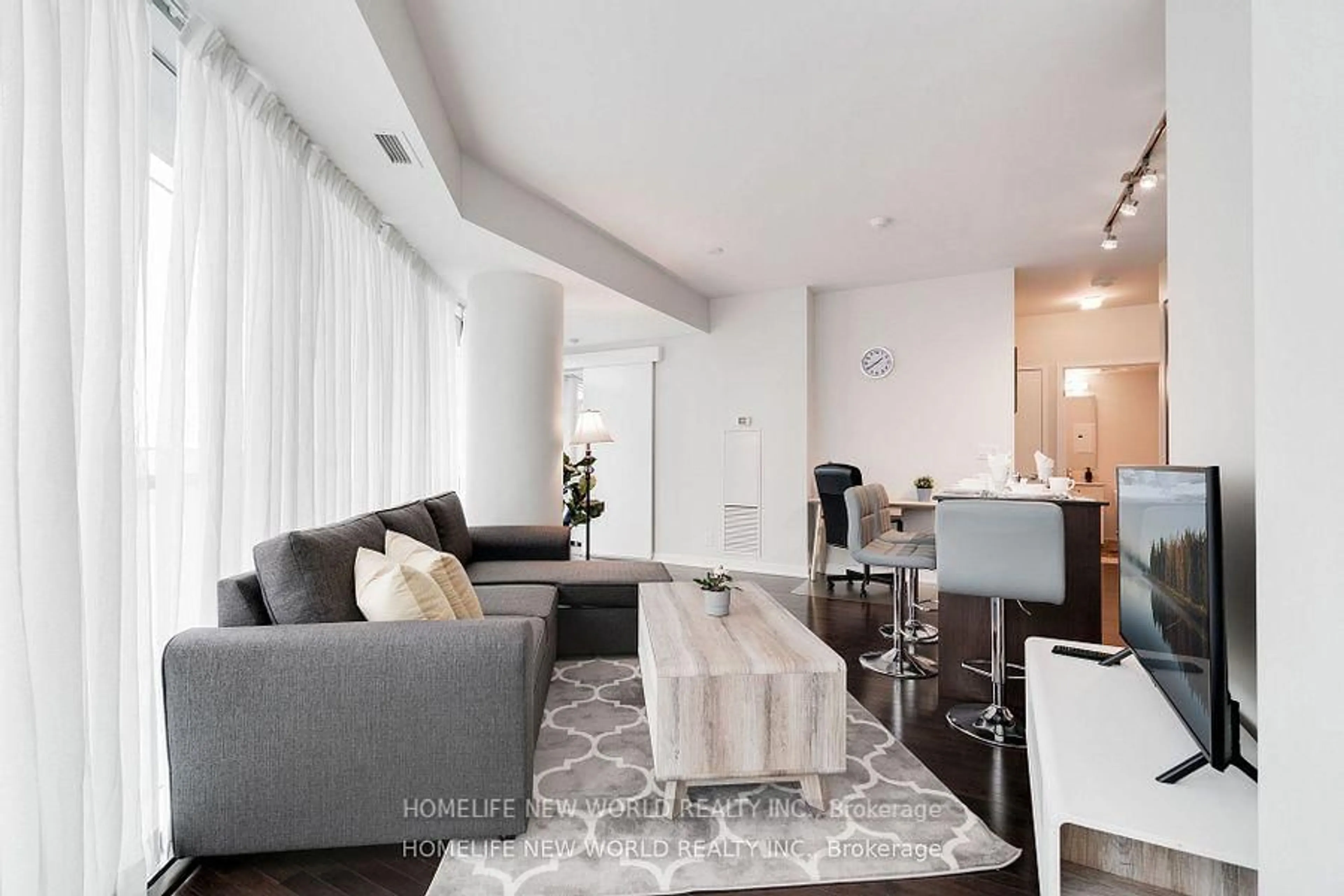 Living room with furniture, unknown for 12 York St #3402, Toronto Ontario M5J 0A9