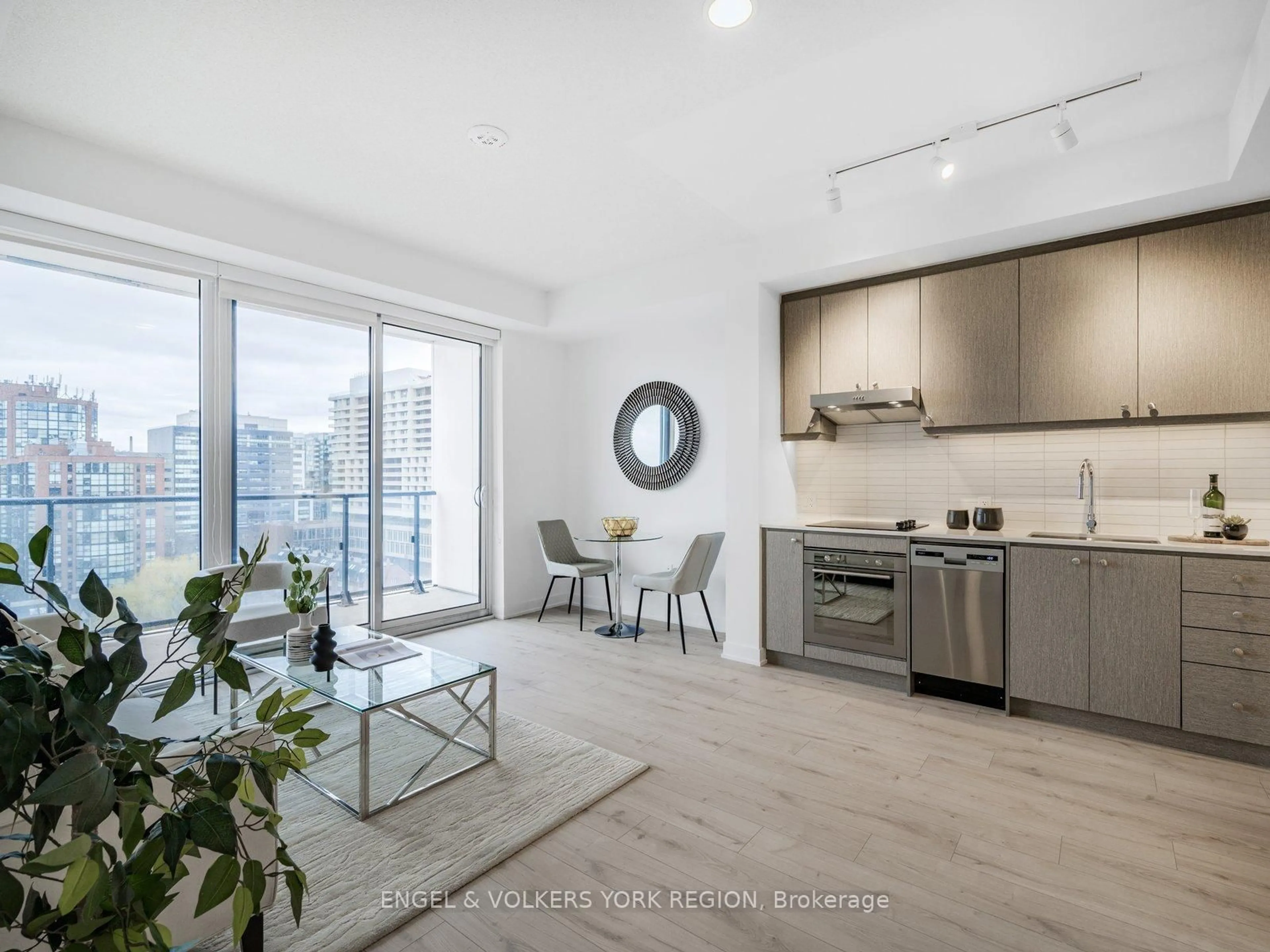 Open concept kitchen, unknown for 9 Tecumseth St #1114, Toronto Ontario M5V 0S5