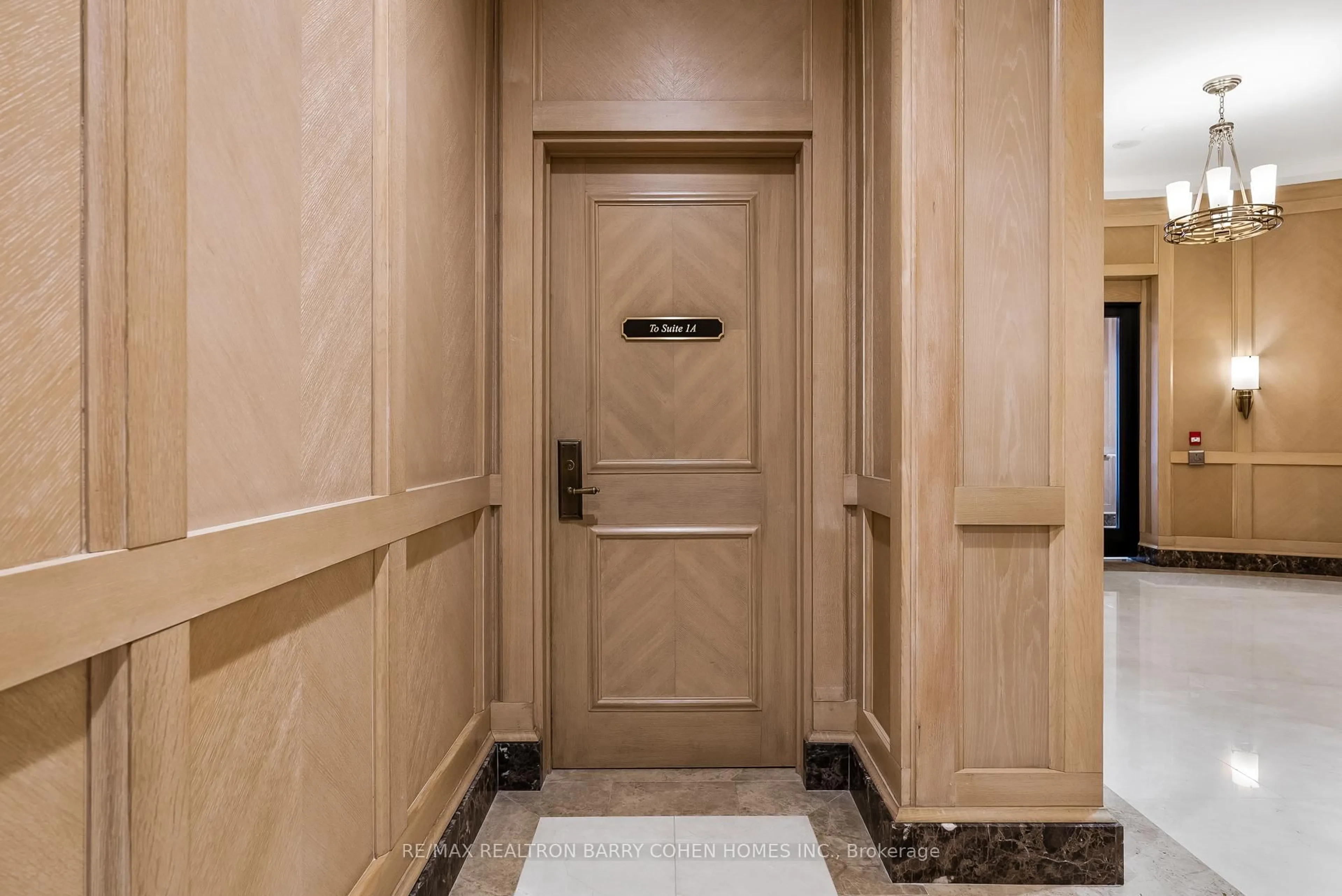 Indoor foyer for 1 St Thomas St #1A, Toronto Ontario M5S 3M5