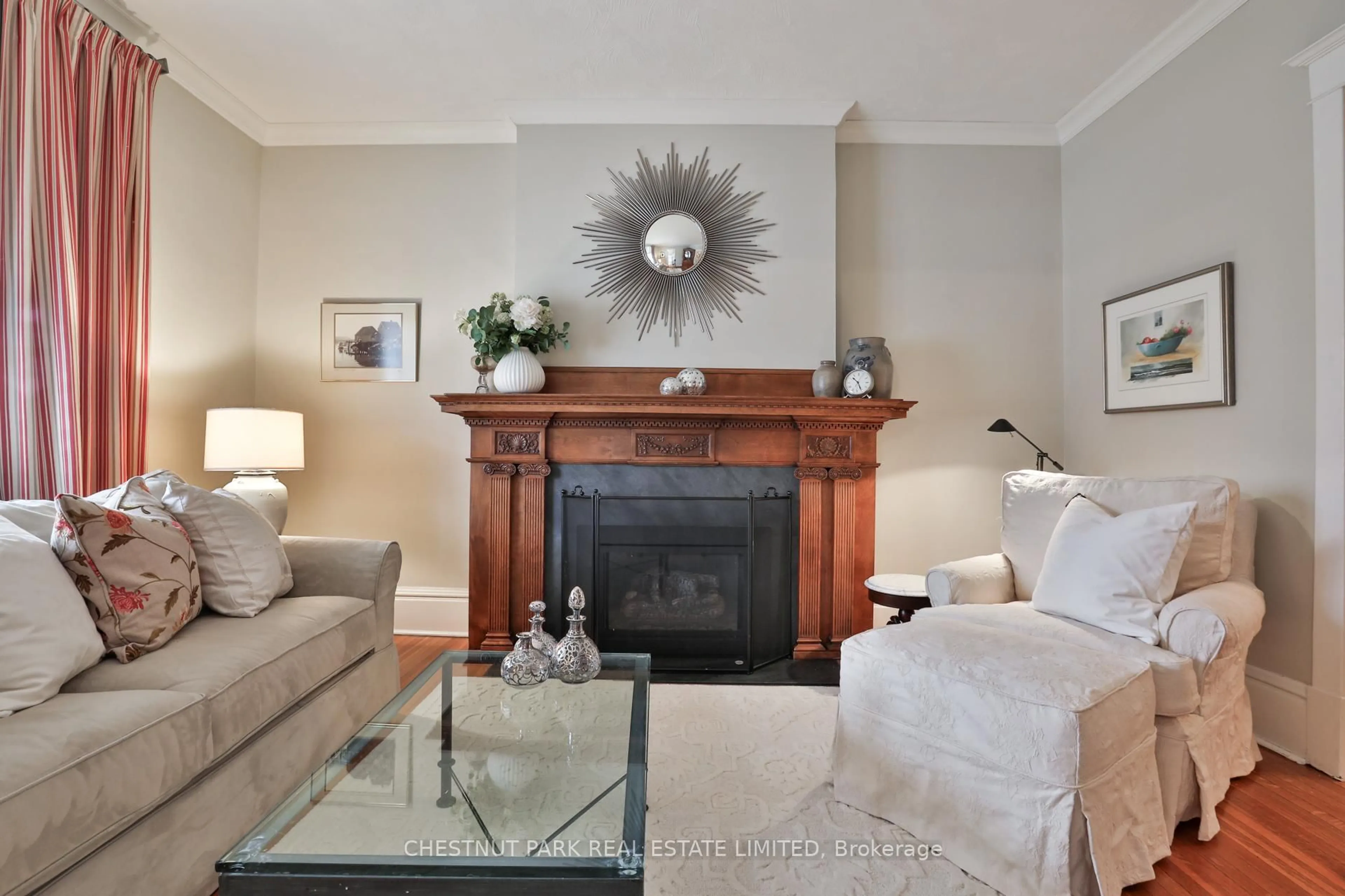 Living room with furniture, unknown for 680 Merton St, Toronto Ontario M4S 1B8