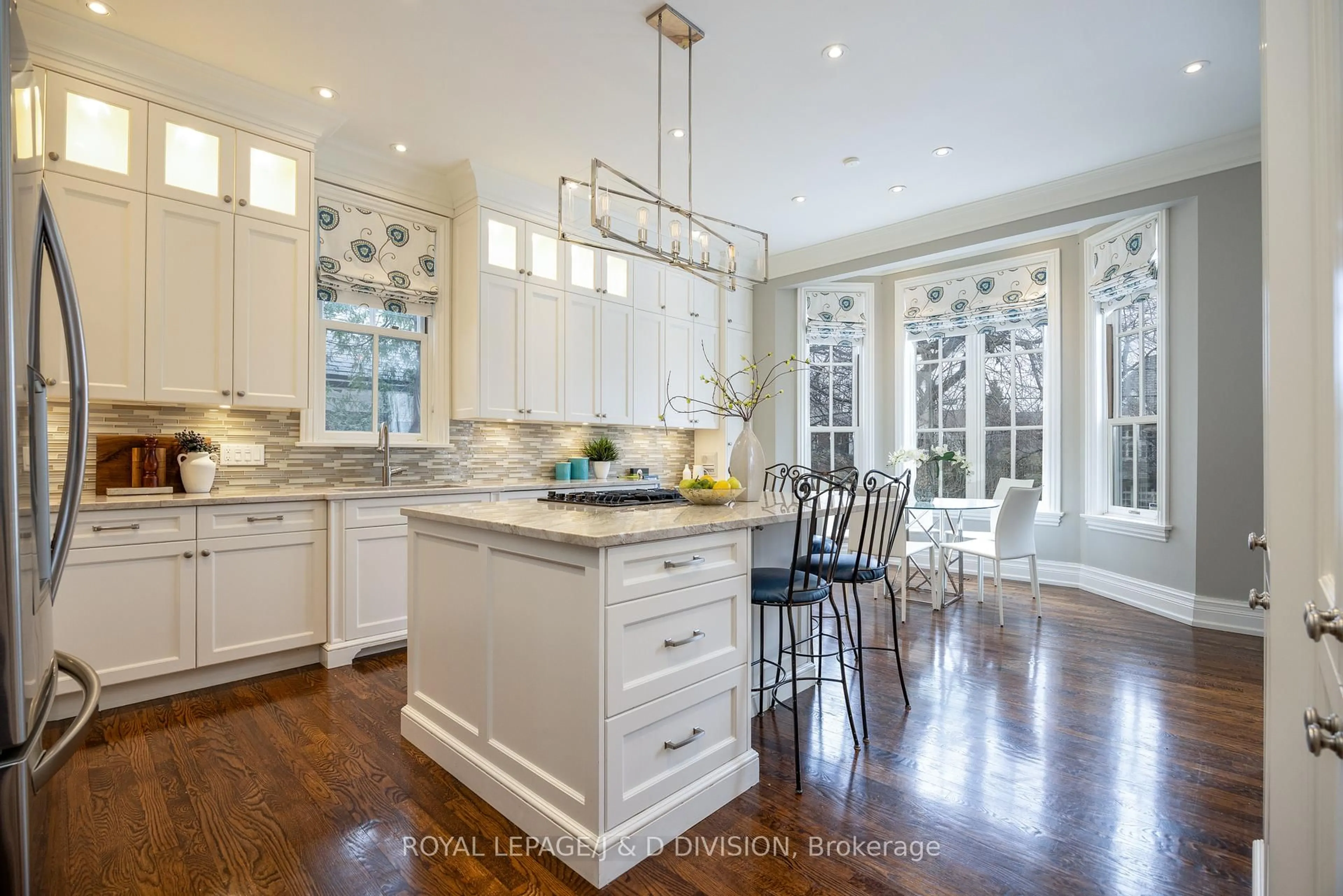 Open concept kitchen, ceramic/tile floor for 85 Joicey Blvd, Toronto Ontario M5M 2T4