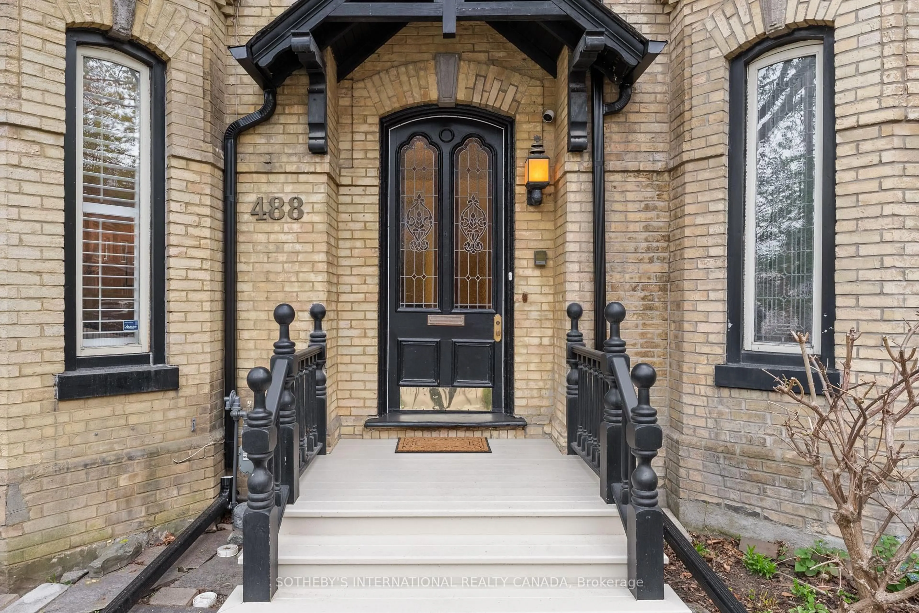 Indoor entryway for 488 Ontario St, Toronto Ontario M4X 1M7