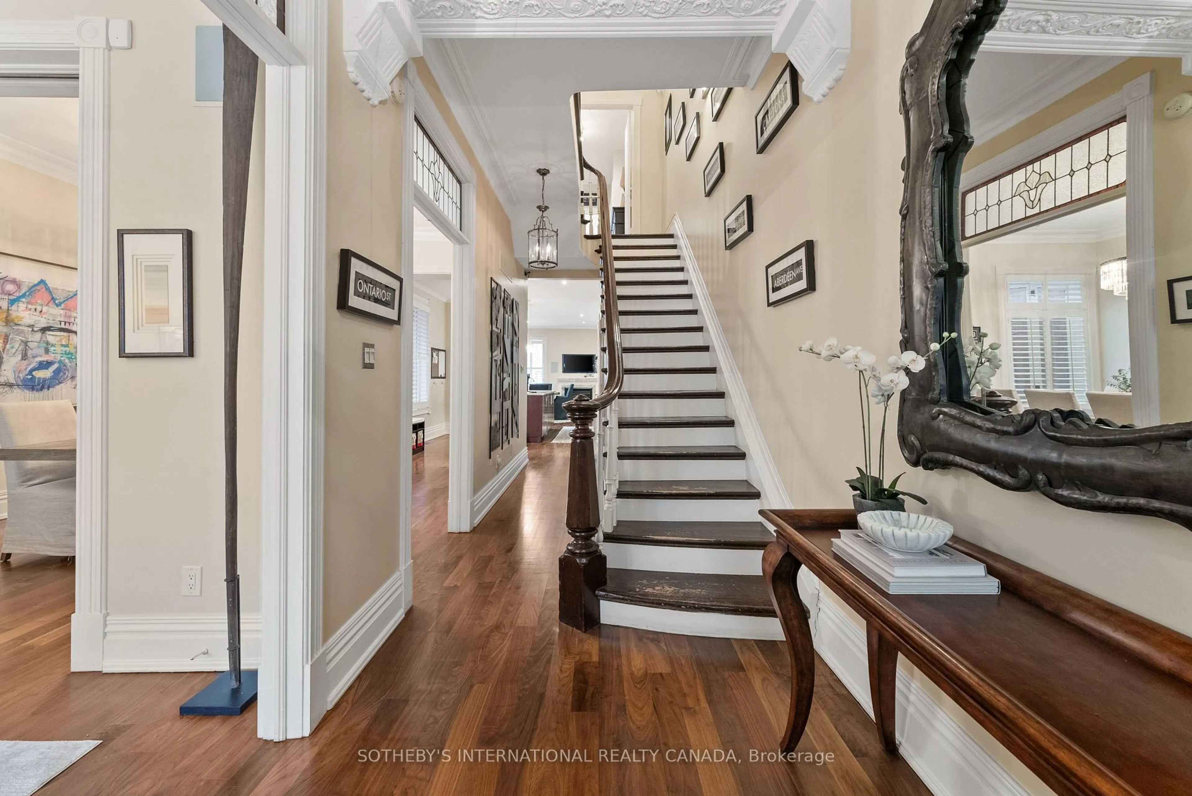 Indoor foyer for 488 Ontario St, Toronto Ontario M4X 1M7