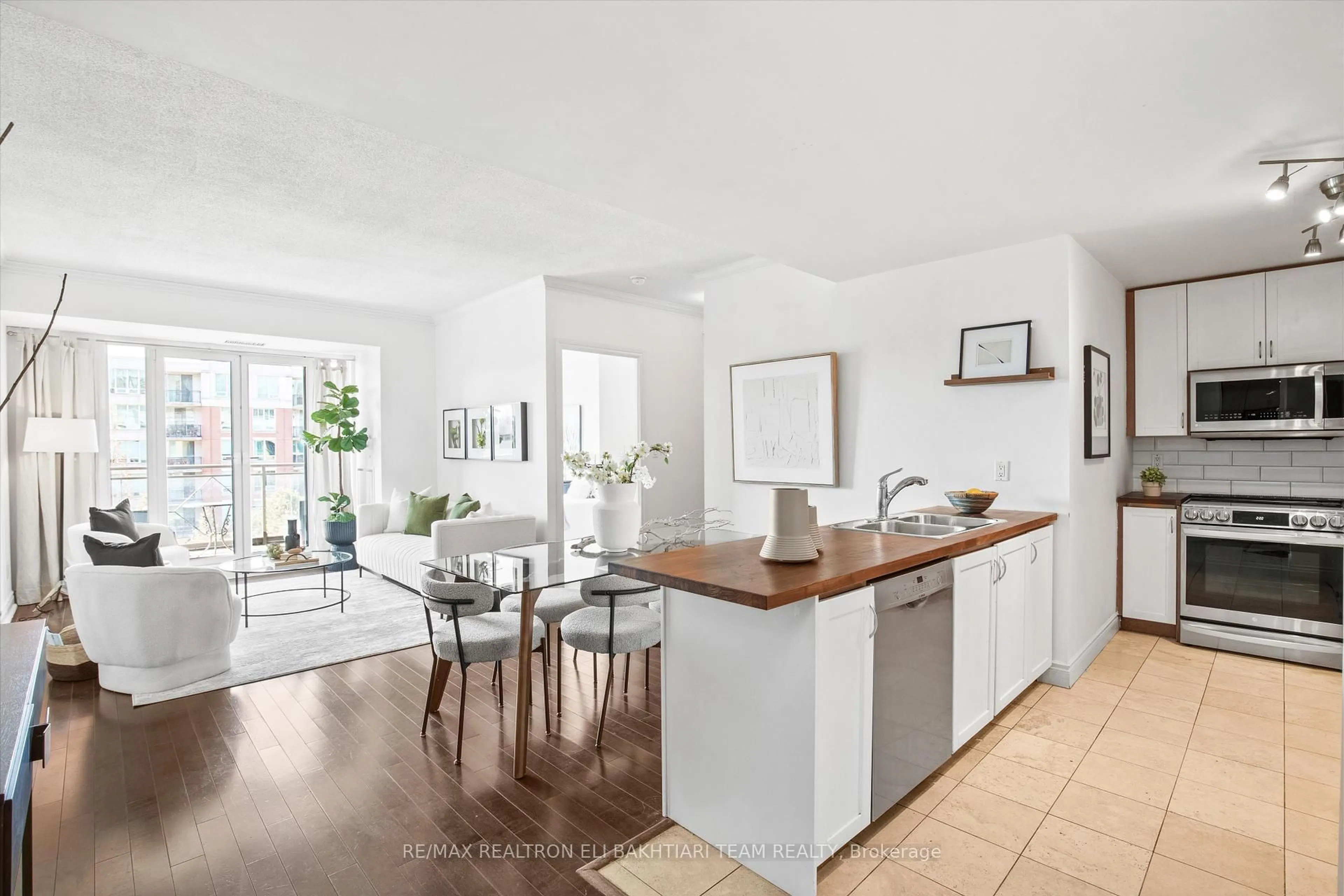 Open concept kitchen, unknown for 11 William Carson Cres #618, Toronto Ontario M2P 2G1