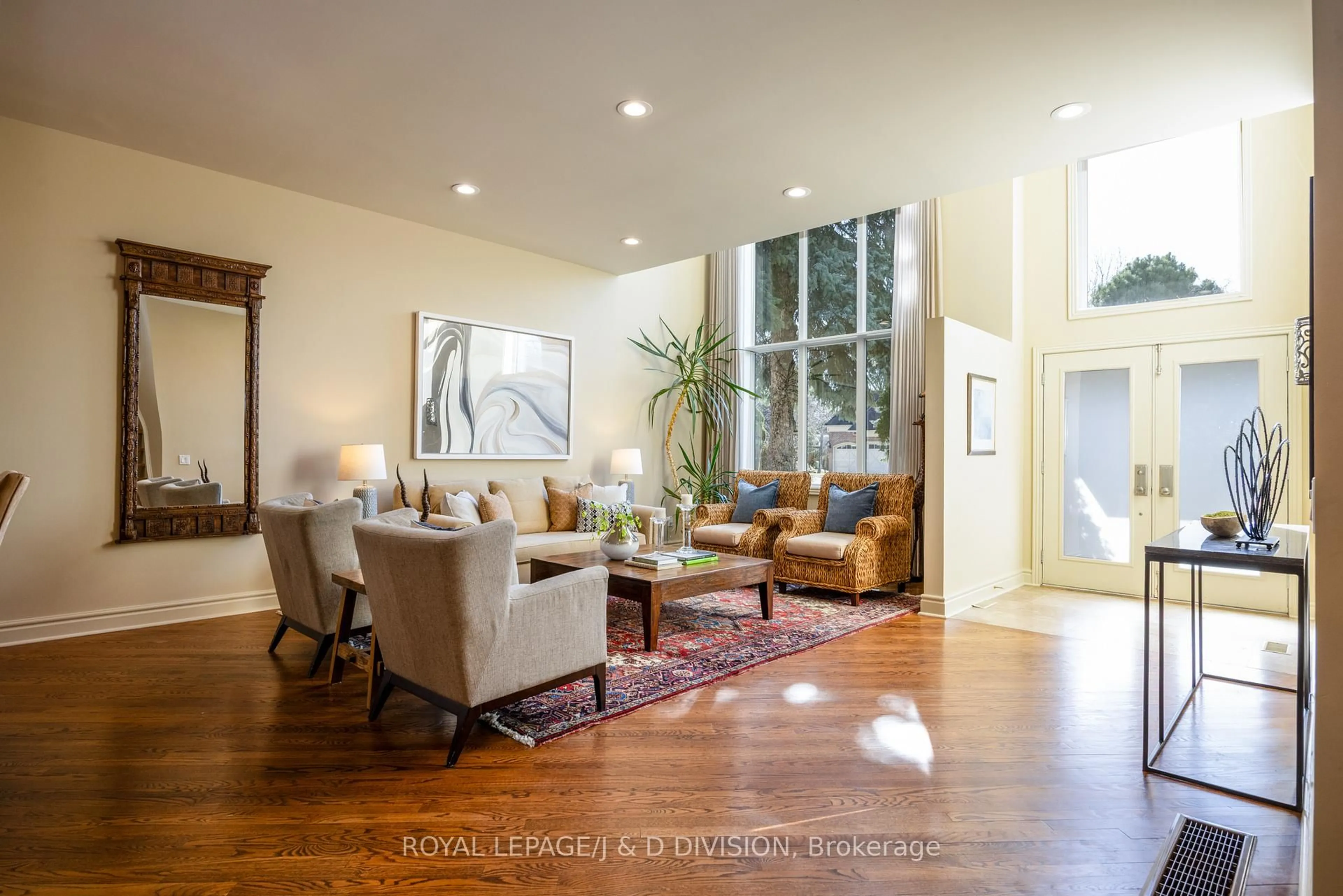 Living room with furniture, unknown for 42 Munro Blvd, Toronto Ontario M2P 1B9