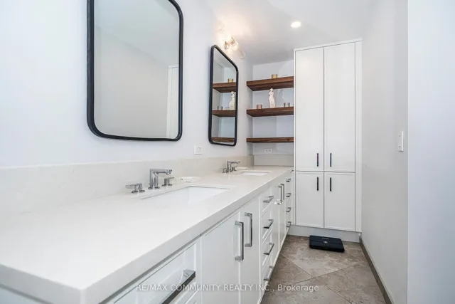 Additional property image - 980 Yonge St Unit 513