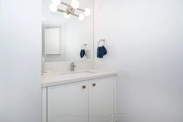 Additional property image - 980 Yonge St Unit 513