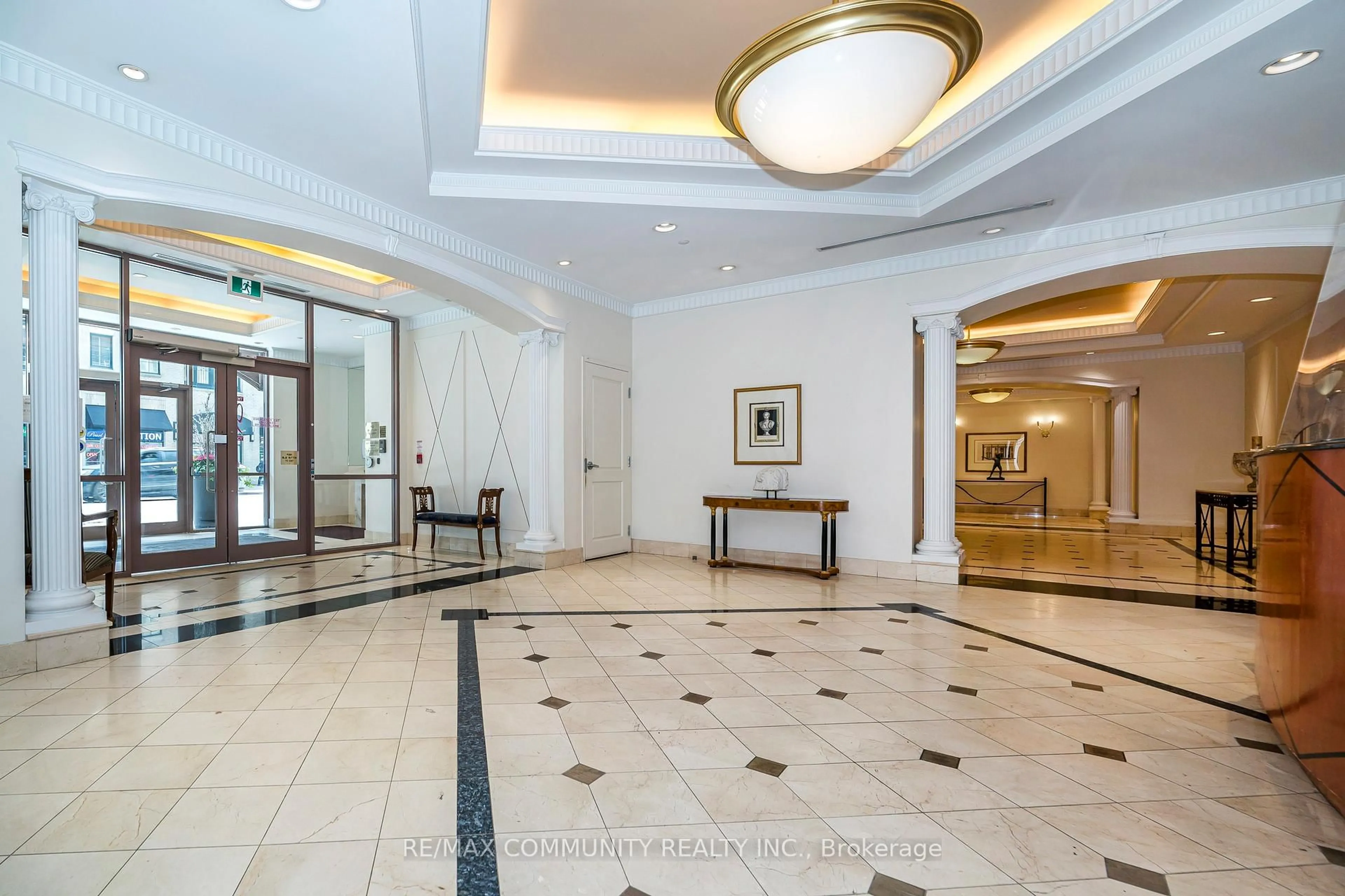 Lobby for 980 Yonge St #513, Toronto Ontario M4W 3V8